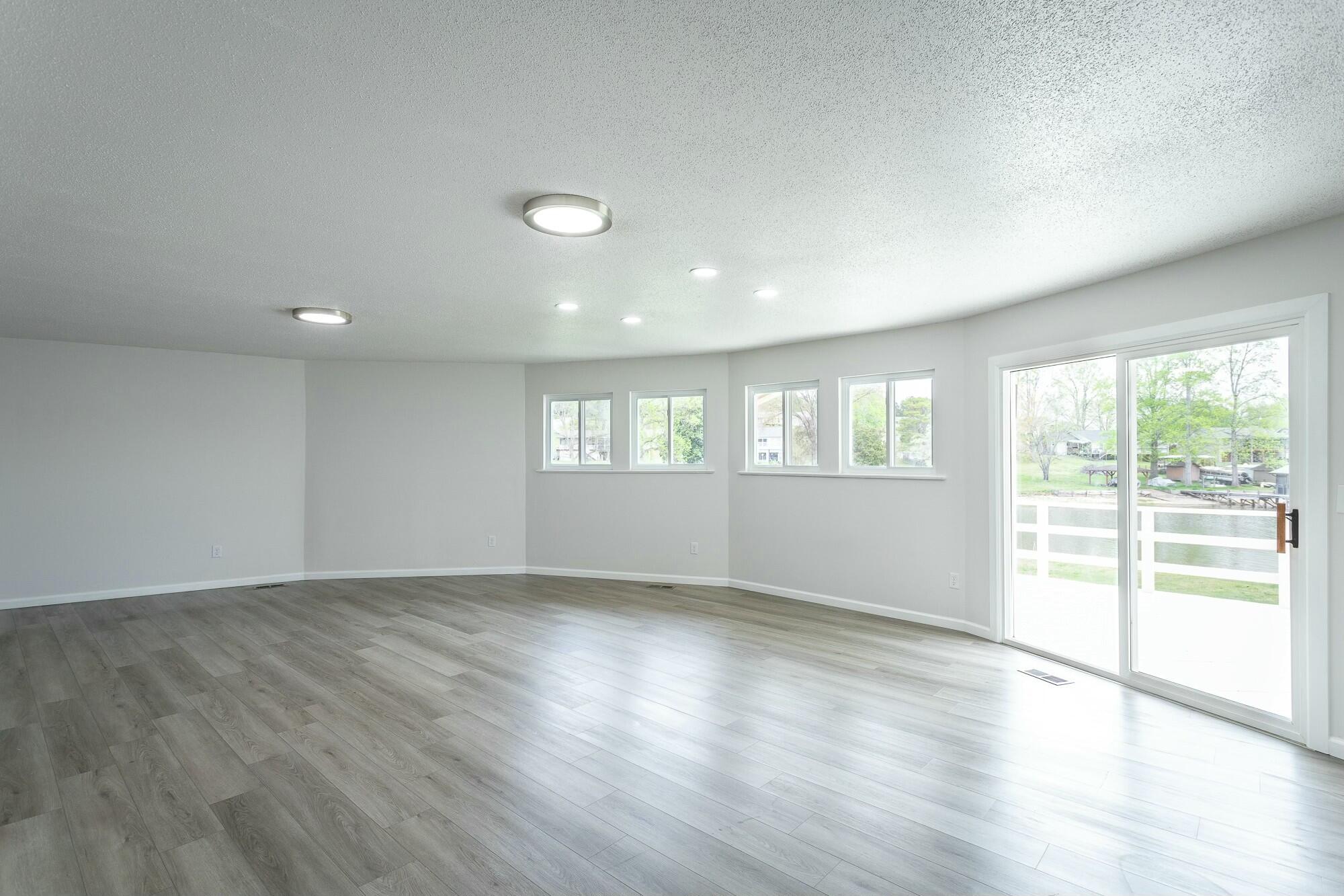 2041 Linwood Circle