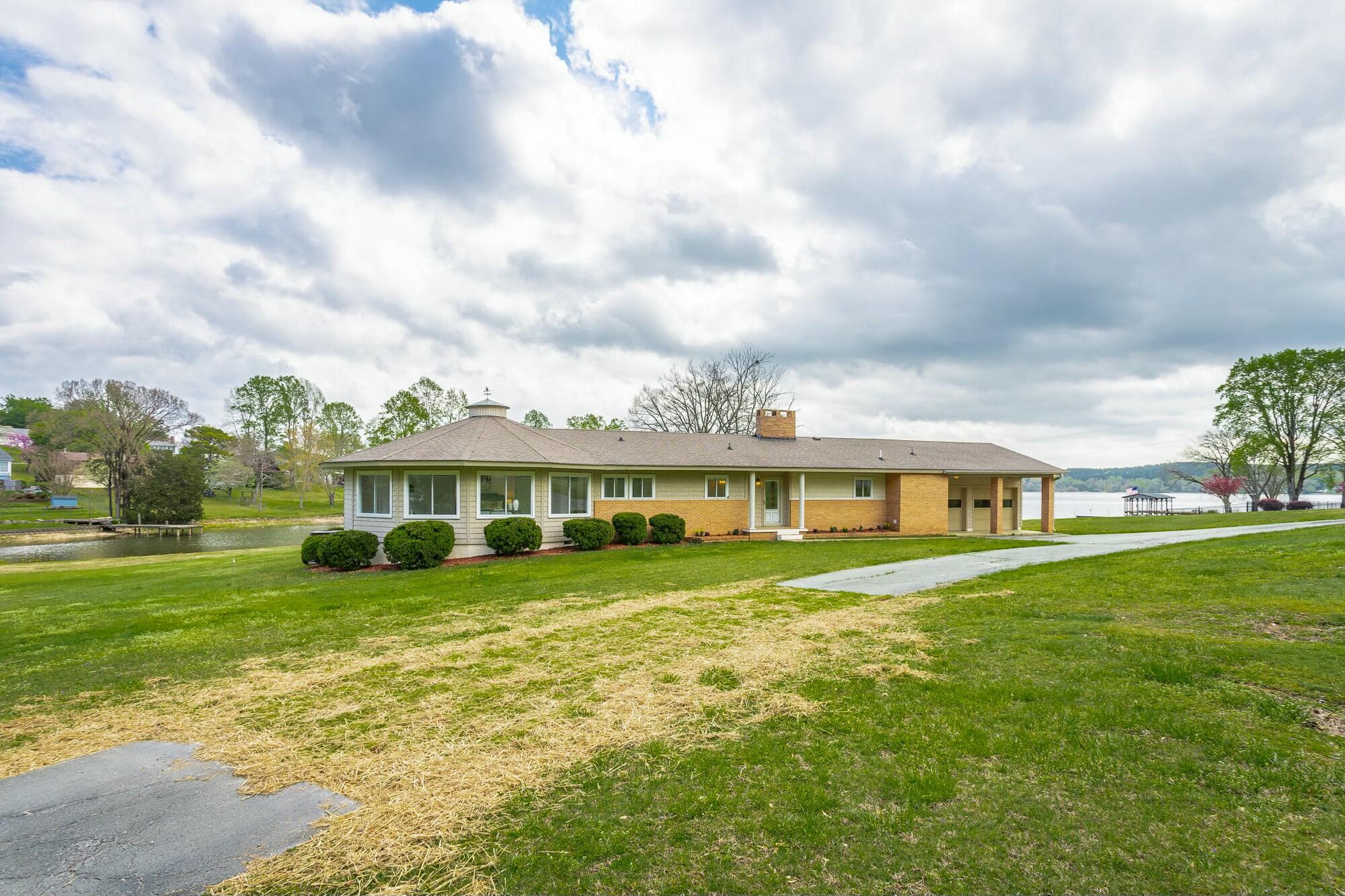2041 Linwood Circle