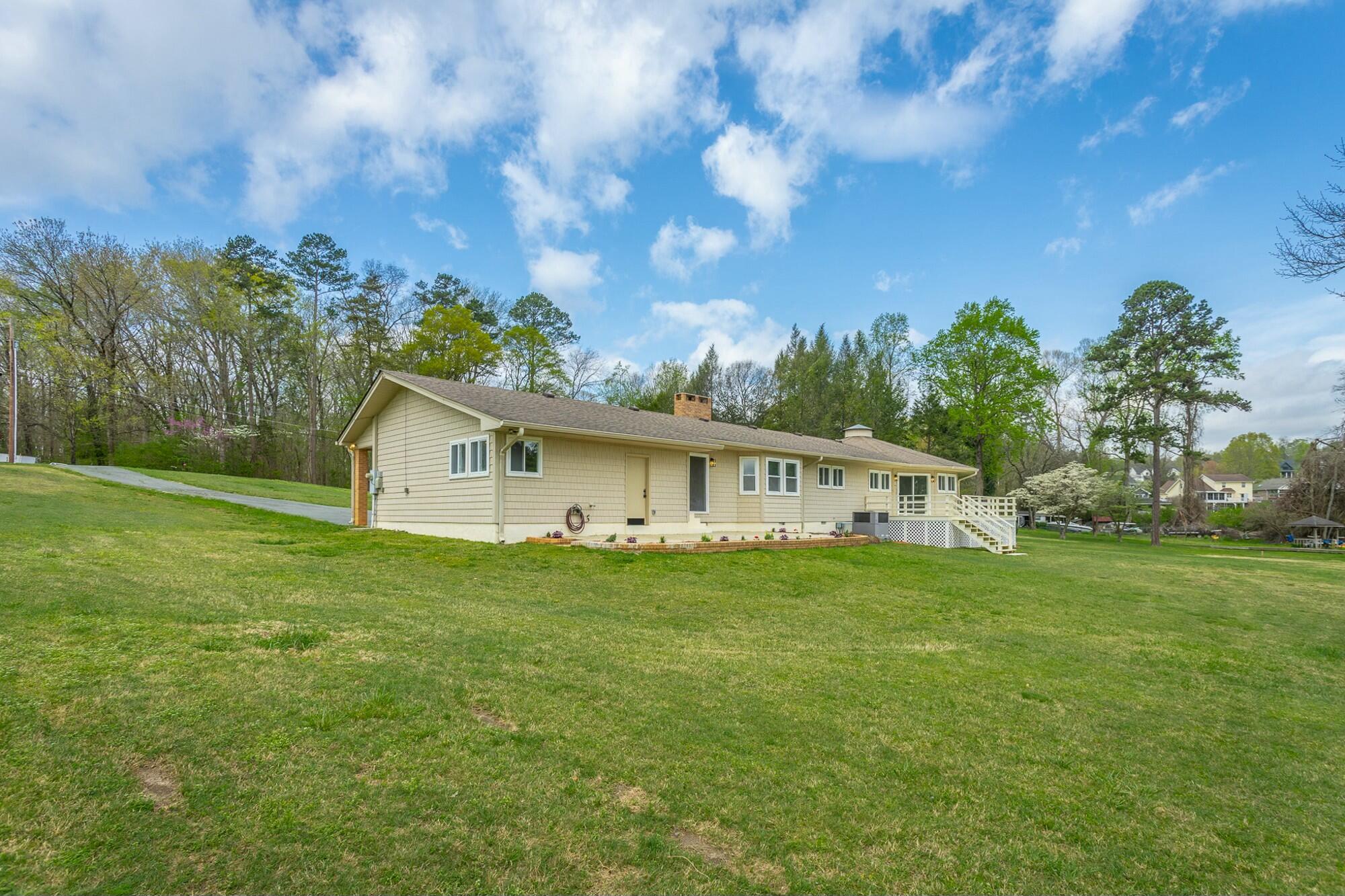 2041 Linwood Circle