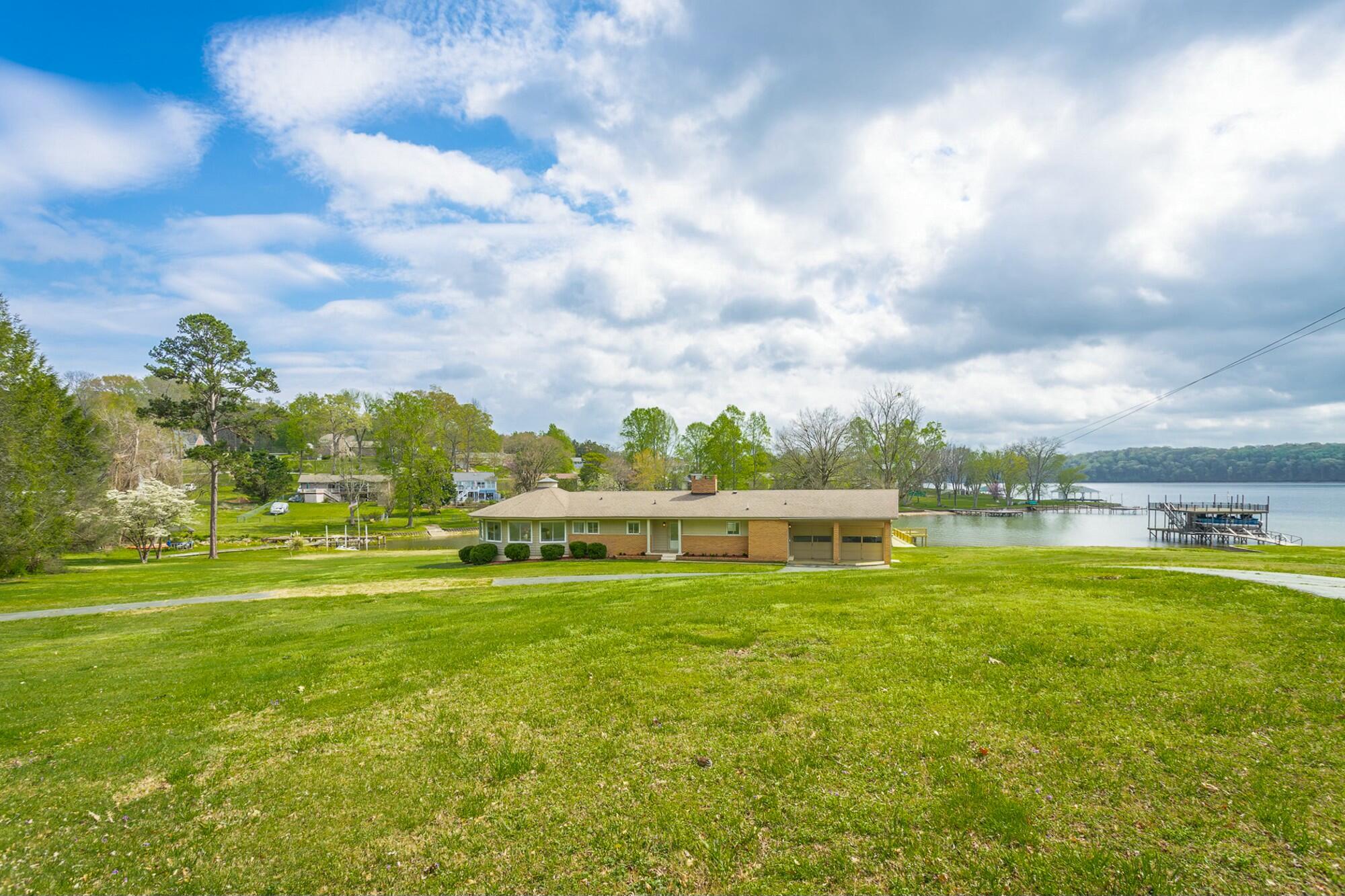 2041 Linwood Circle