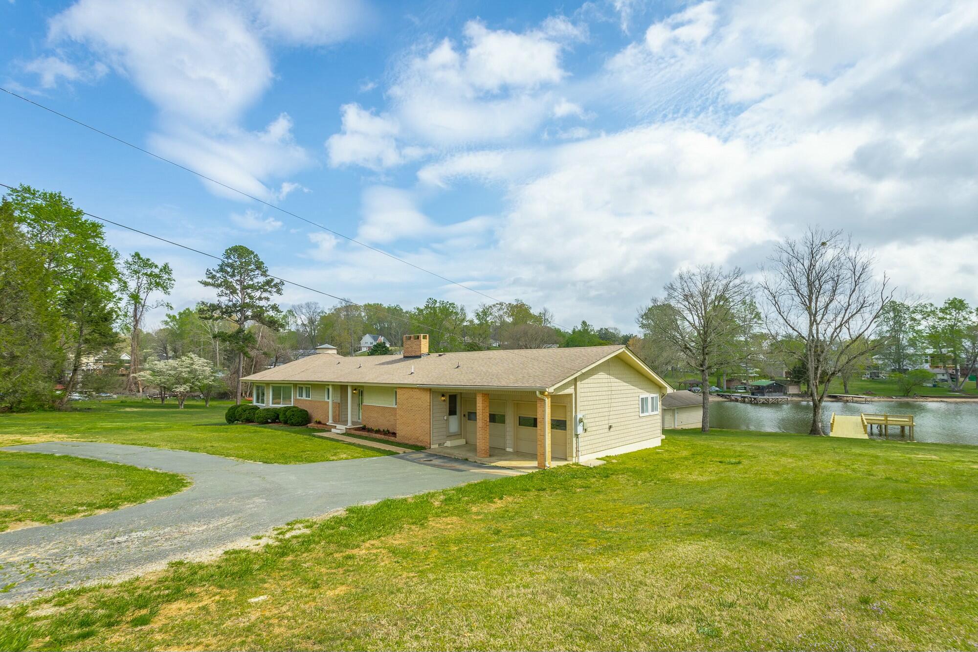 2041 Linwood Circle