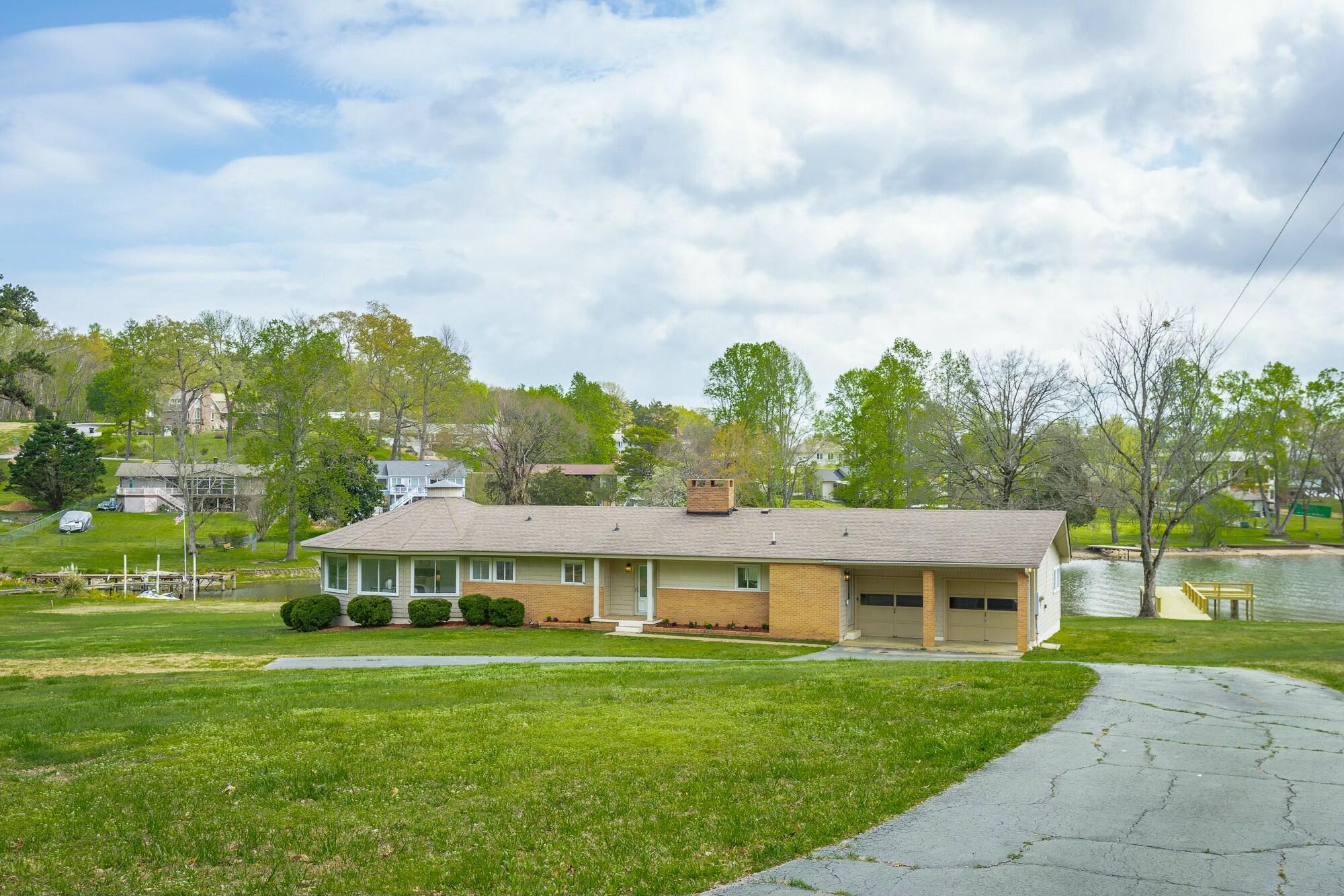 2041 Linwood Circle