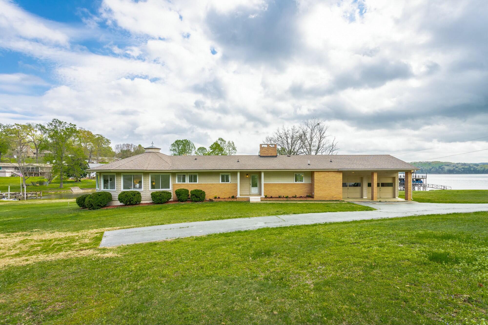2041 Linwood Circle