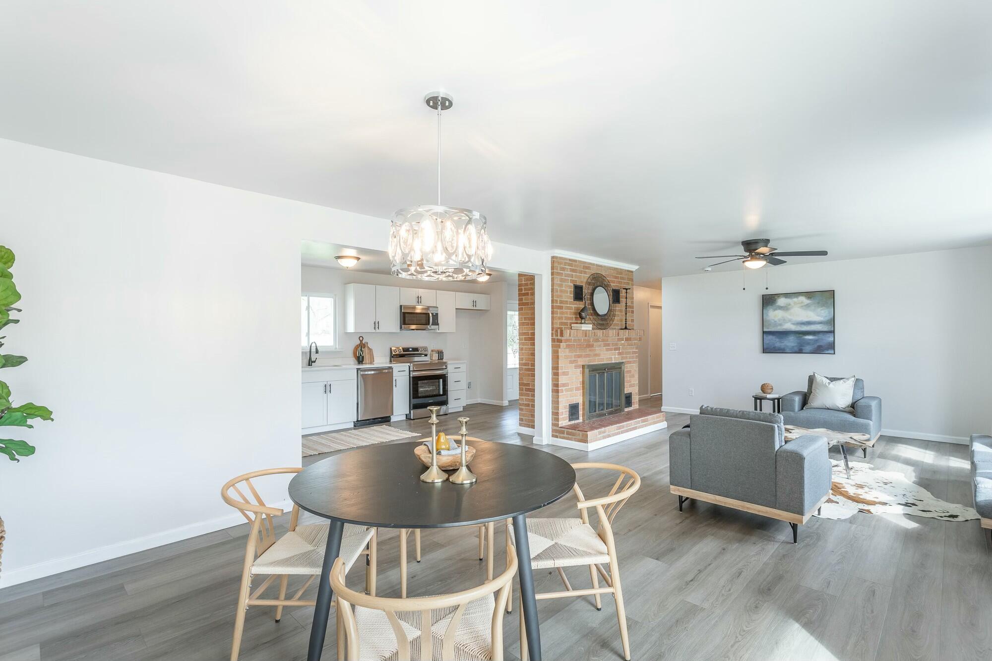 2041 Linwood Circle