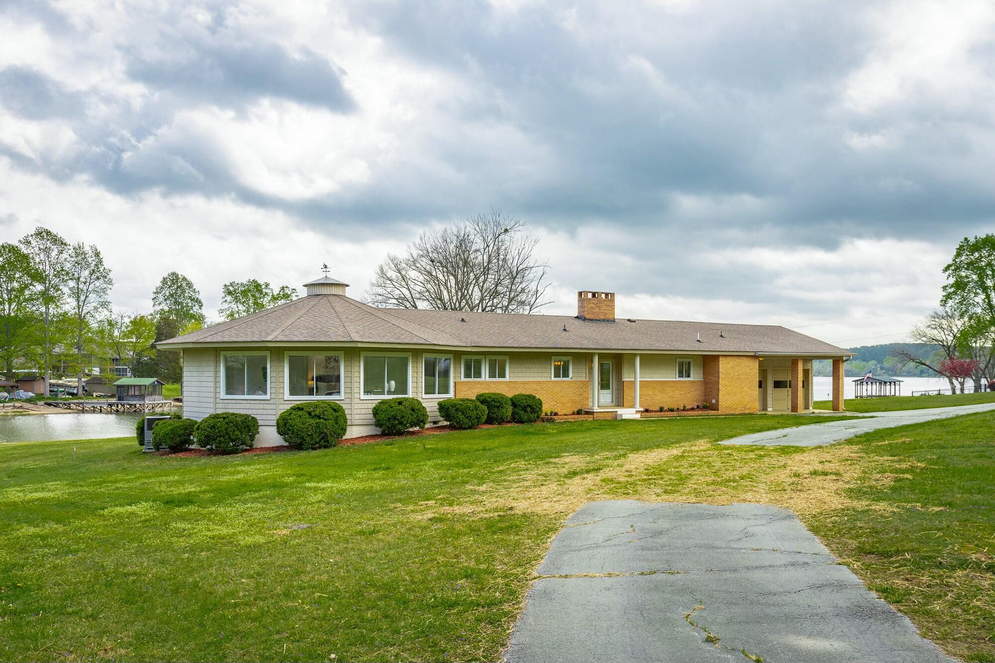2041 Linwood Circle