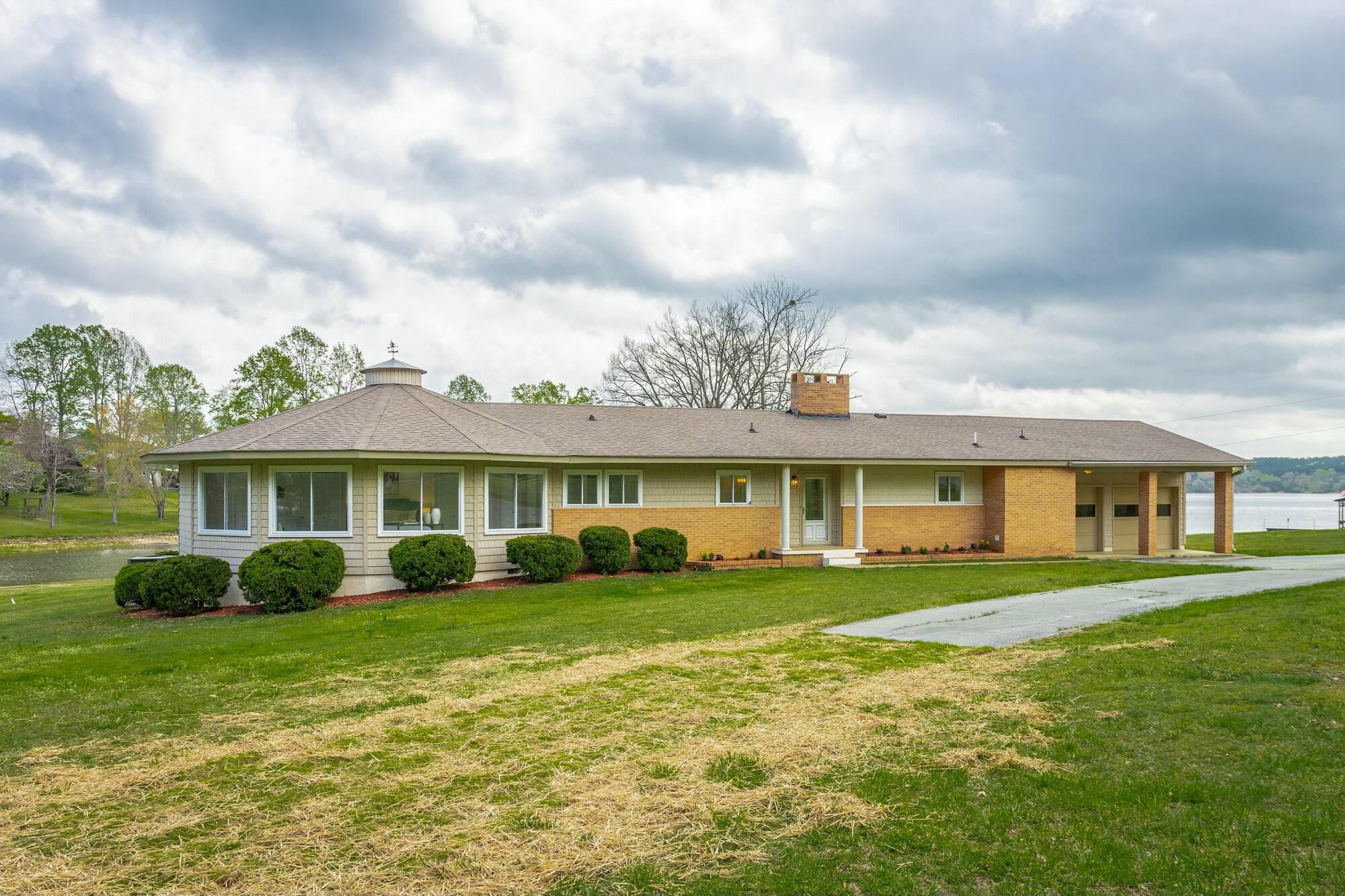 2041 Linwood Circle