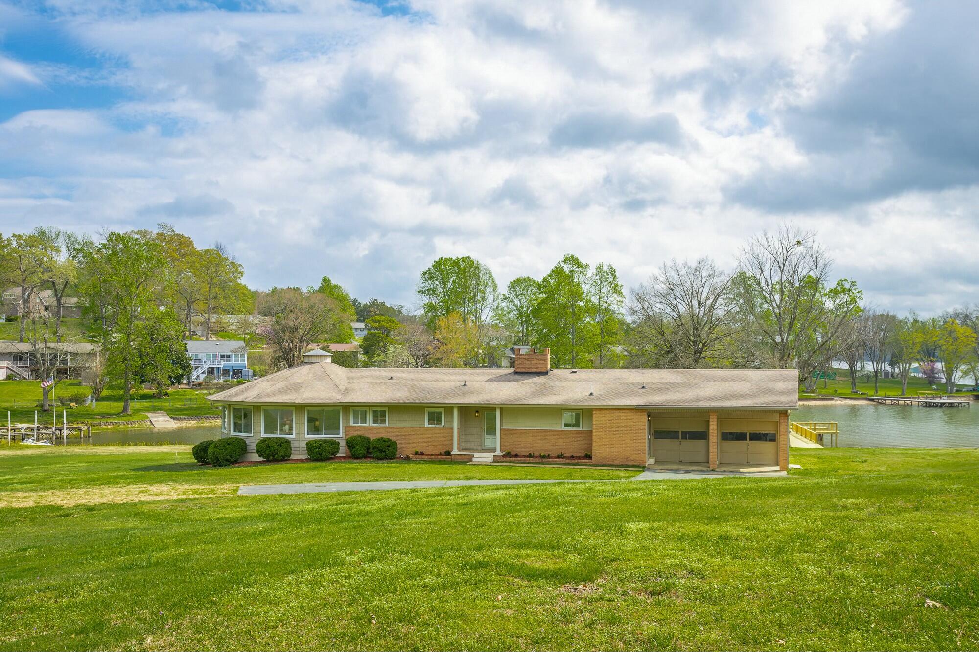 2041 Linwood Circle