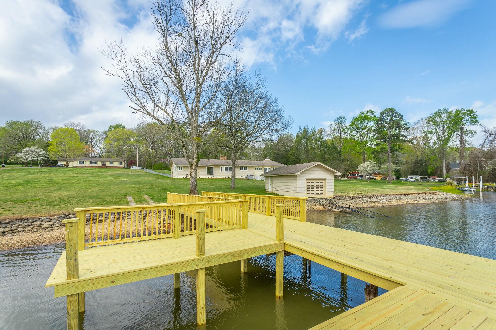 2041 Linwood Circle