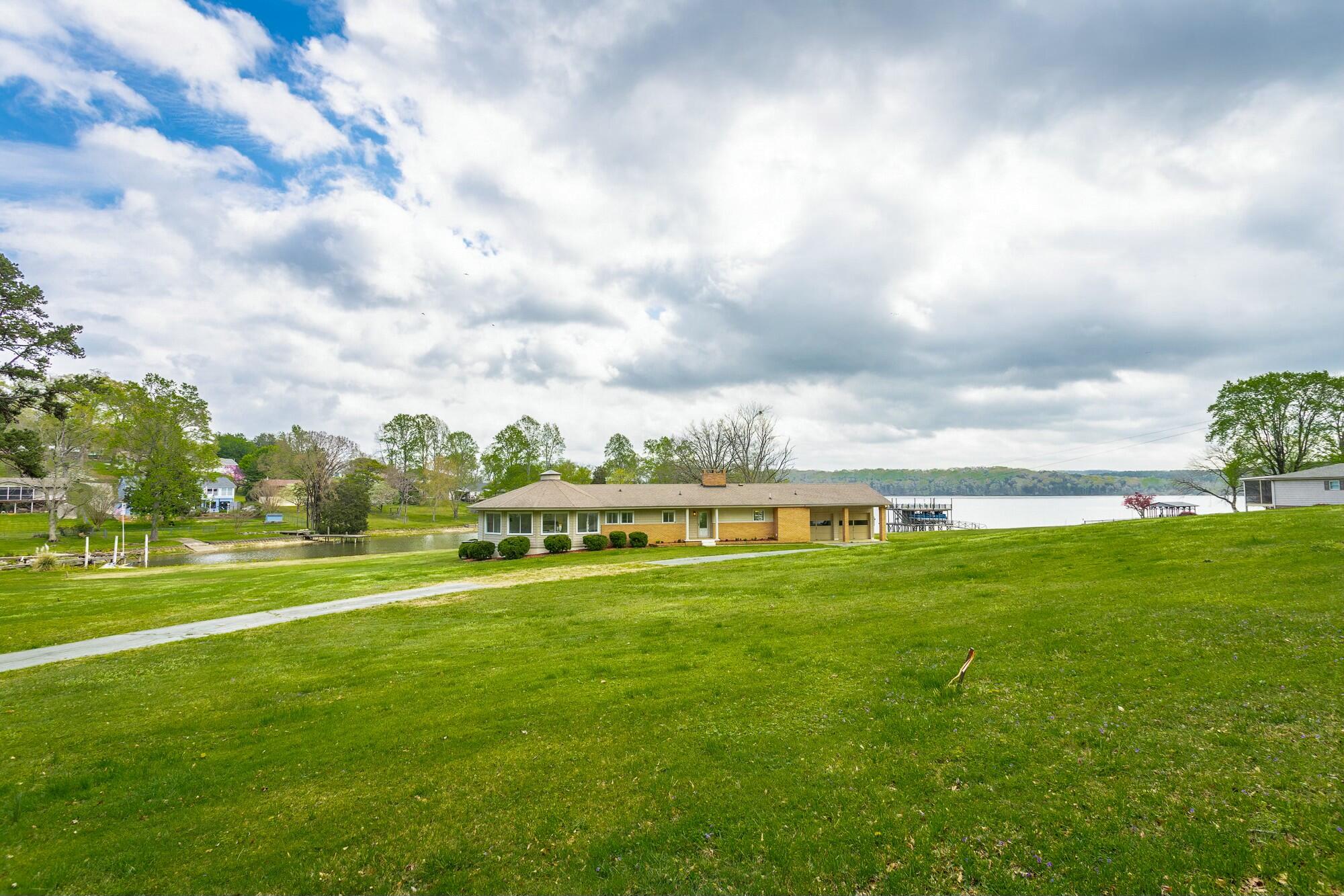 2041 Linwood Circle