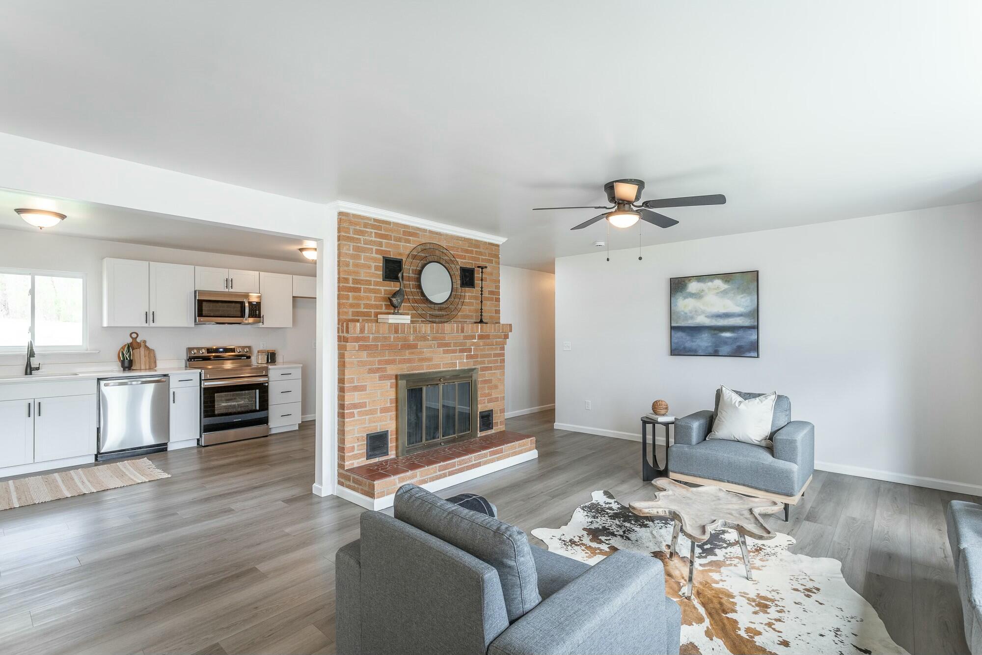 2041 Linwood Circle