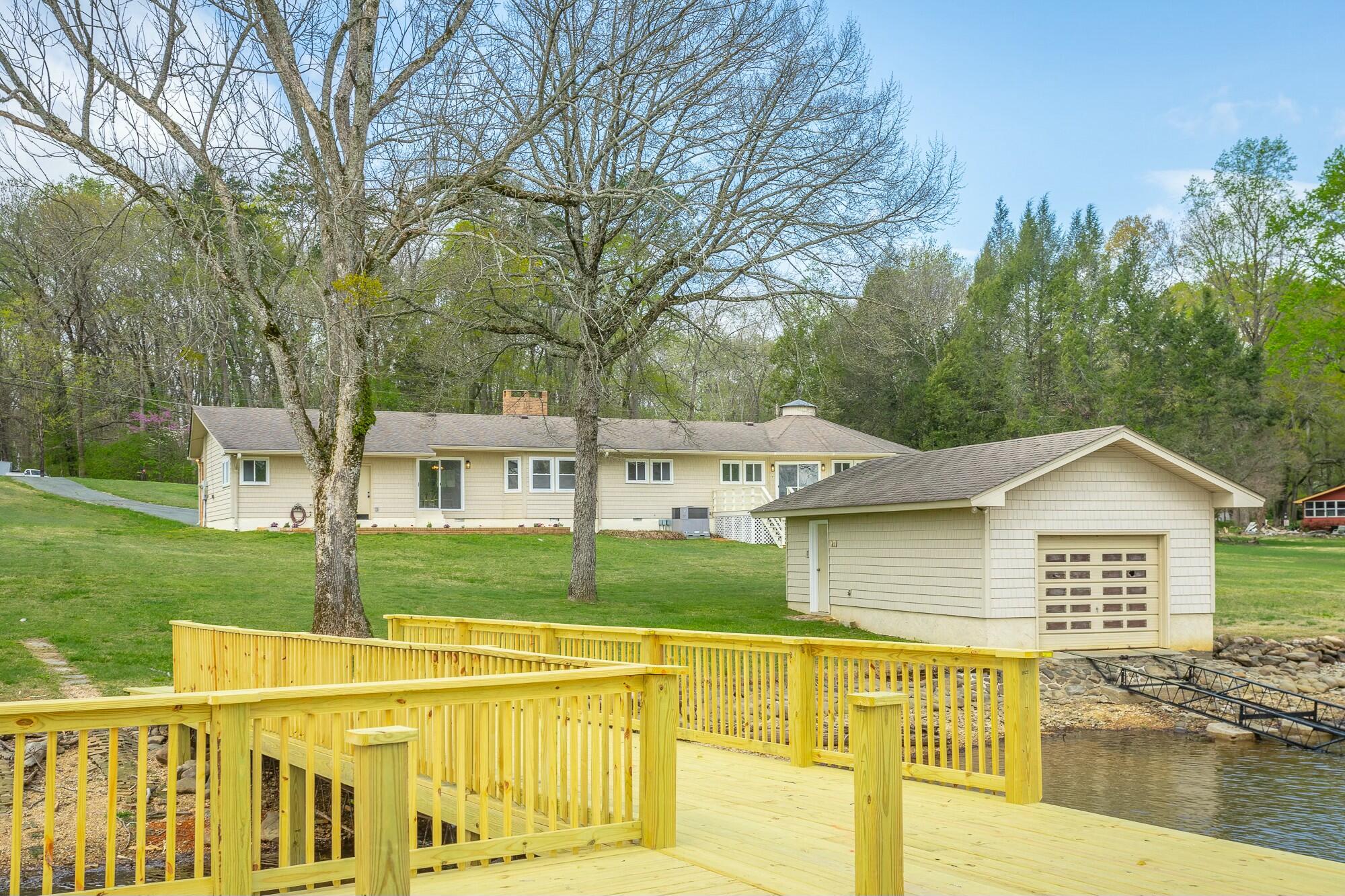 2041 Linwood Circle