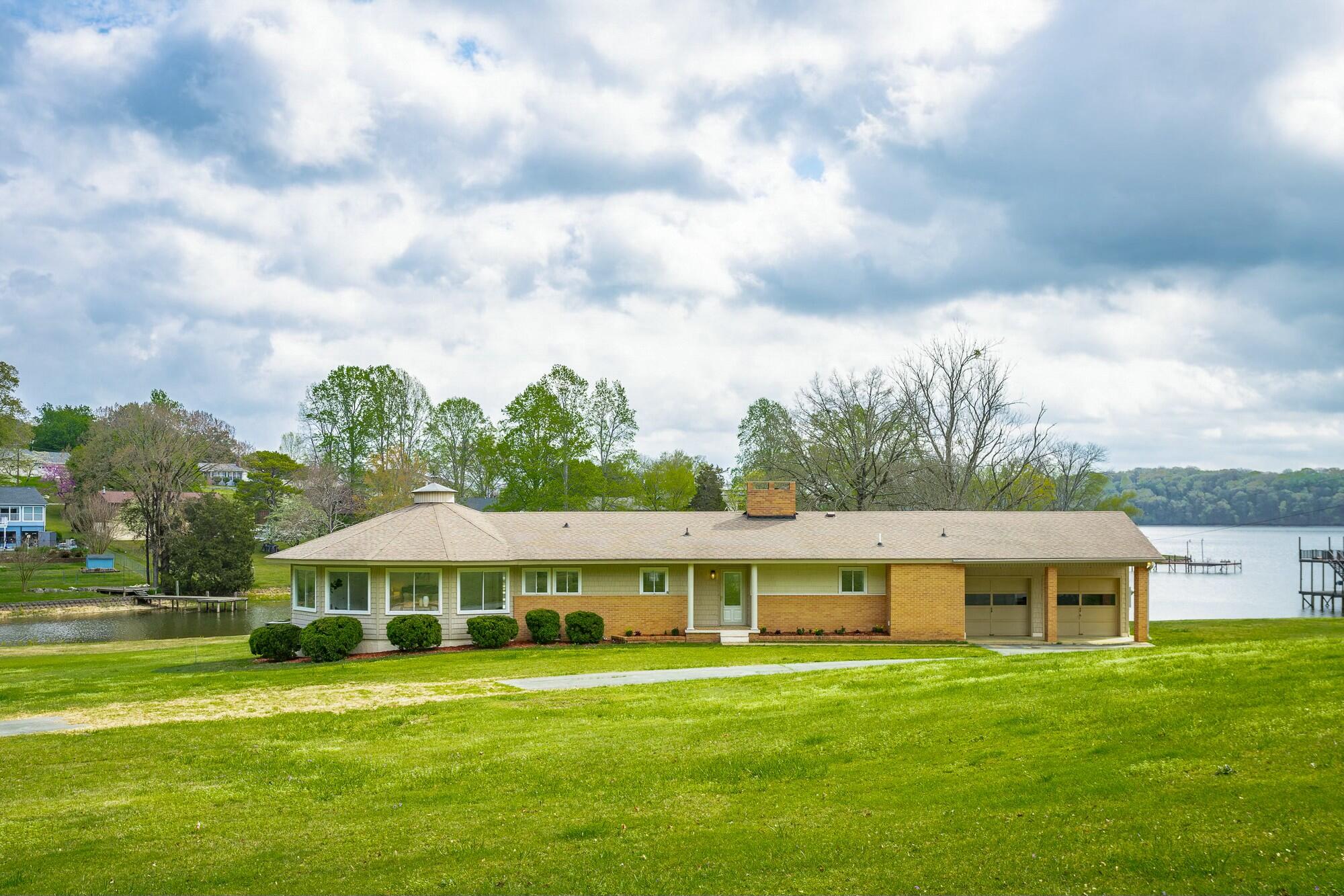 2041 Linwood Circle