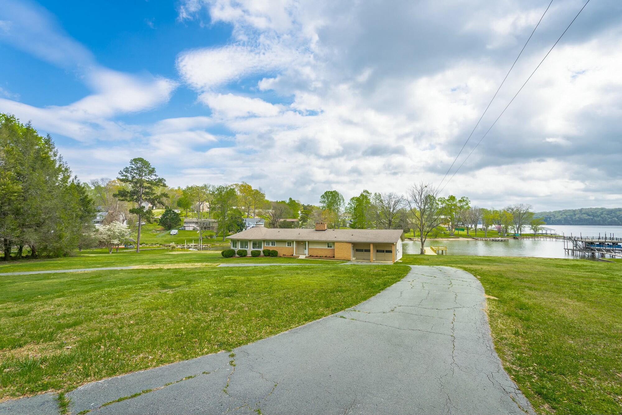 2041 Linwood Circle