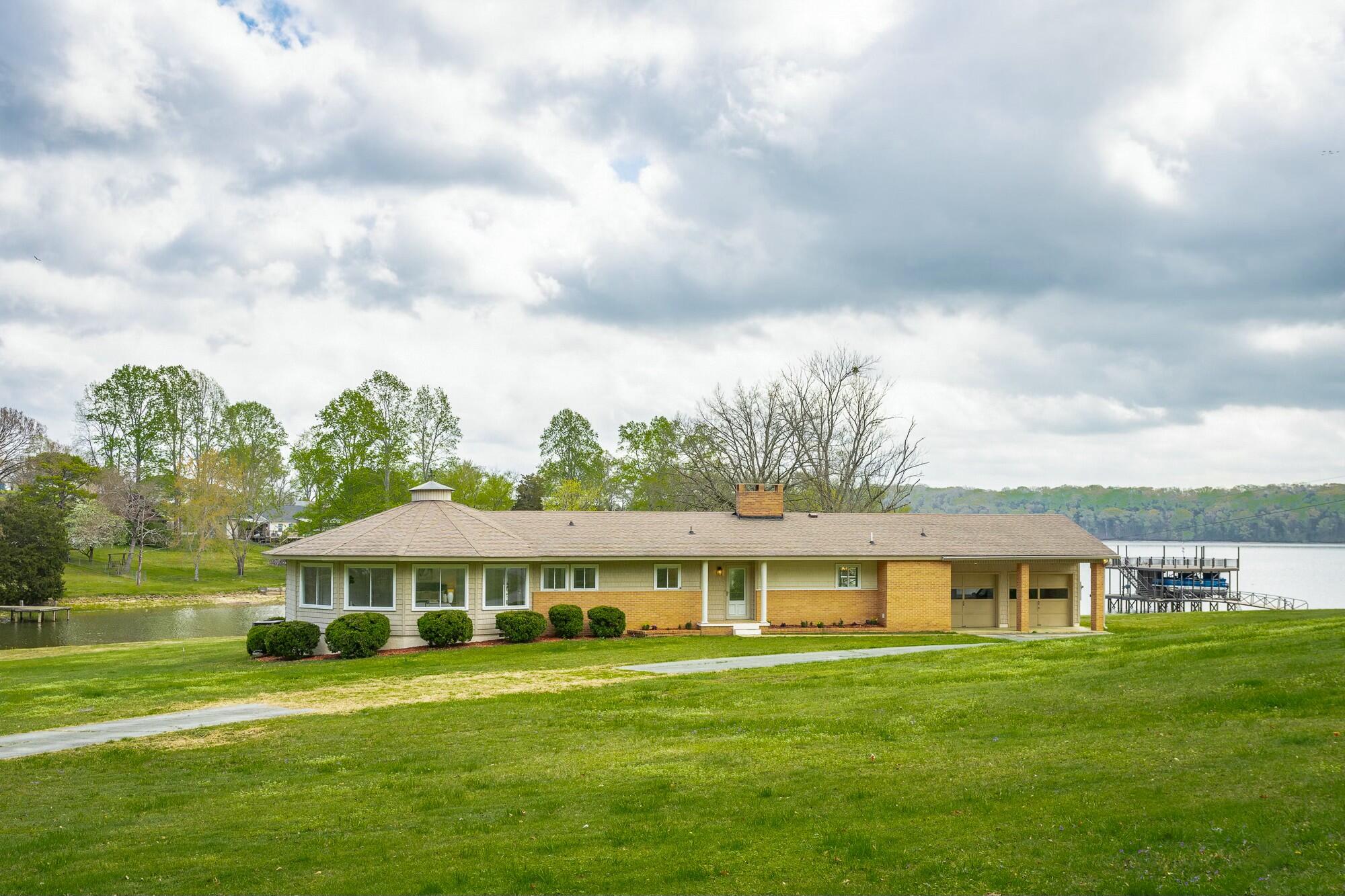 2041 Linwood Circle