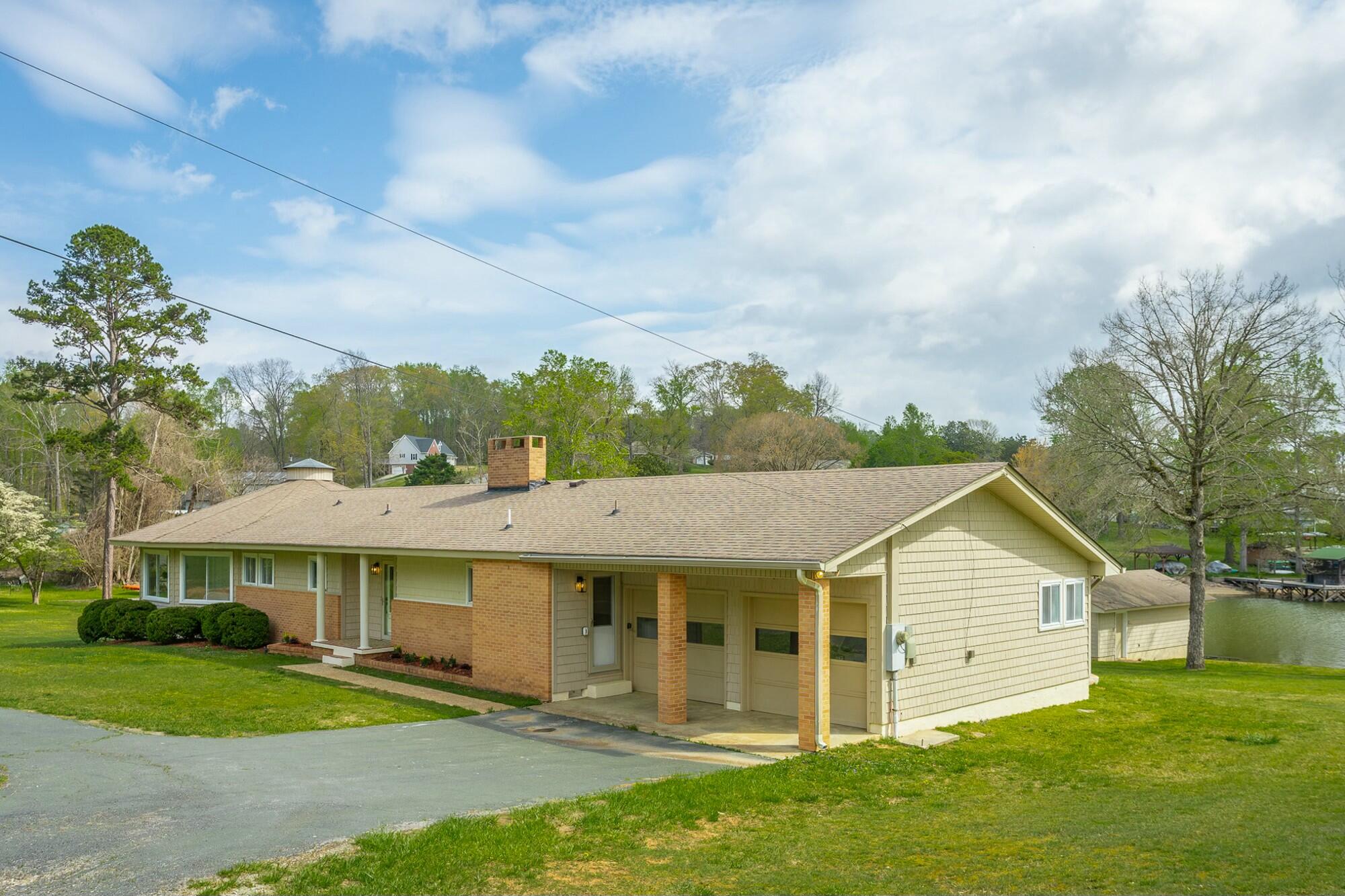 2041 Linwood Circle