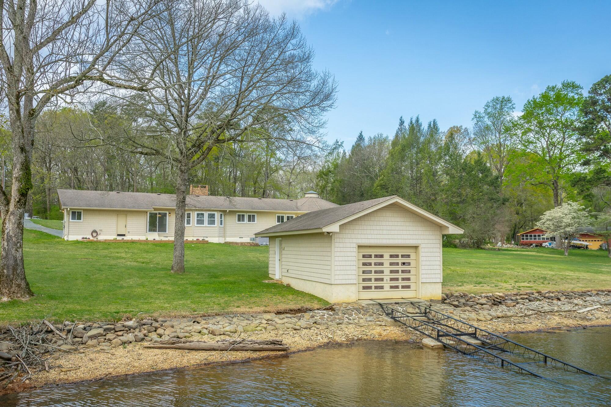 2041 Linwood Circle