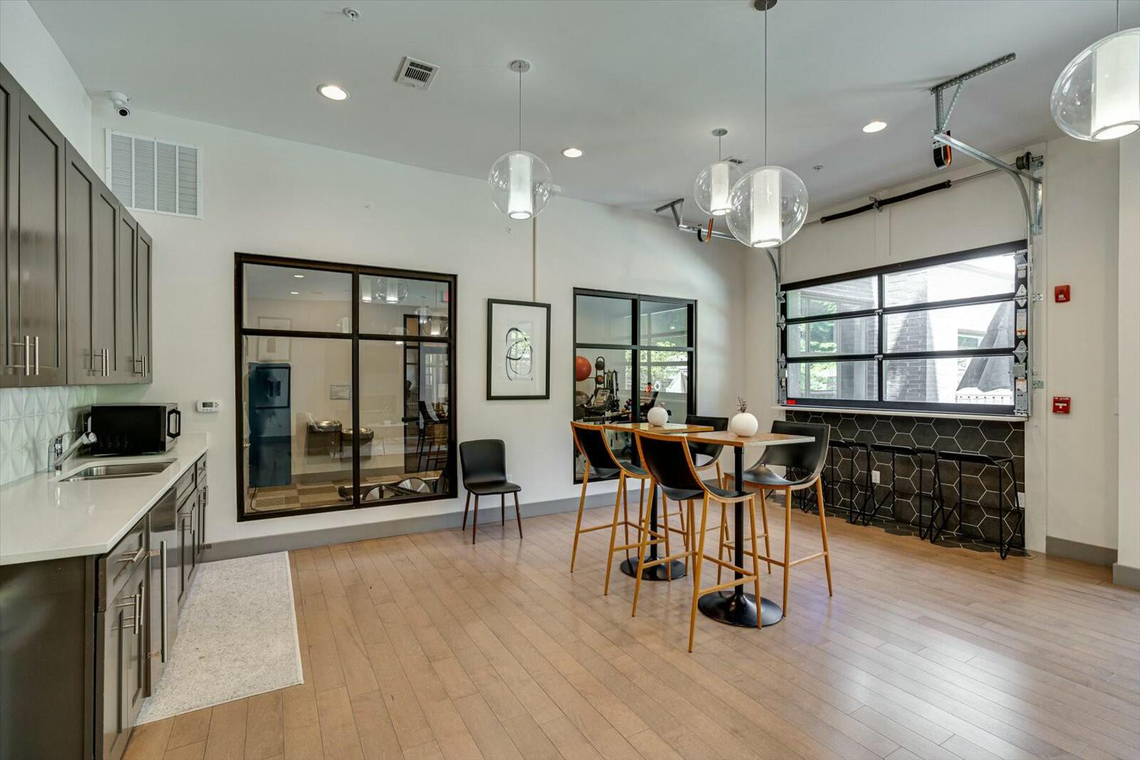 782 Riverfront Parkway, 112