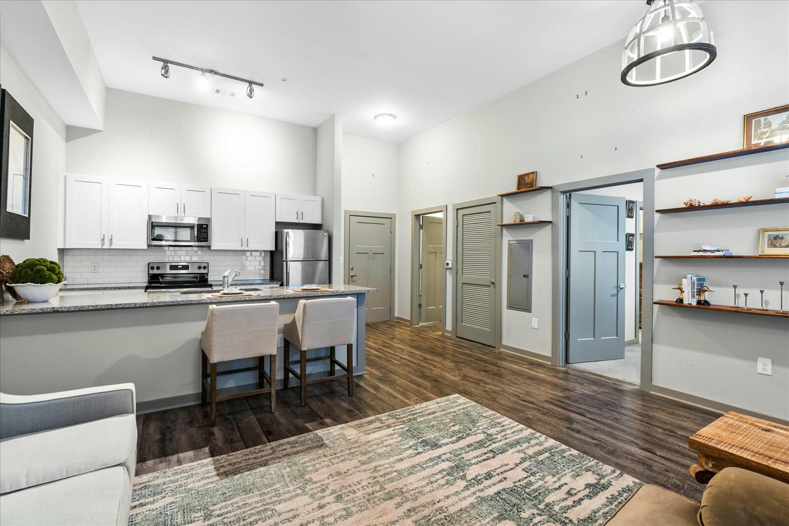 782 Riverfront Parkway, 112