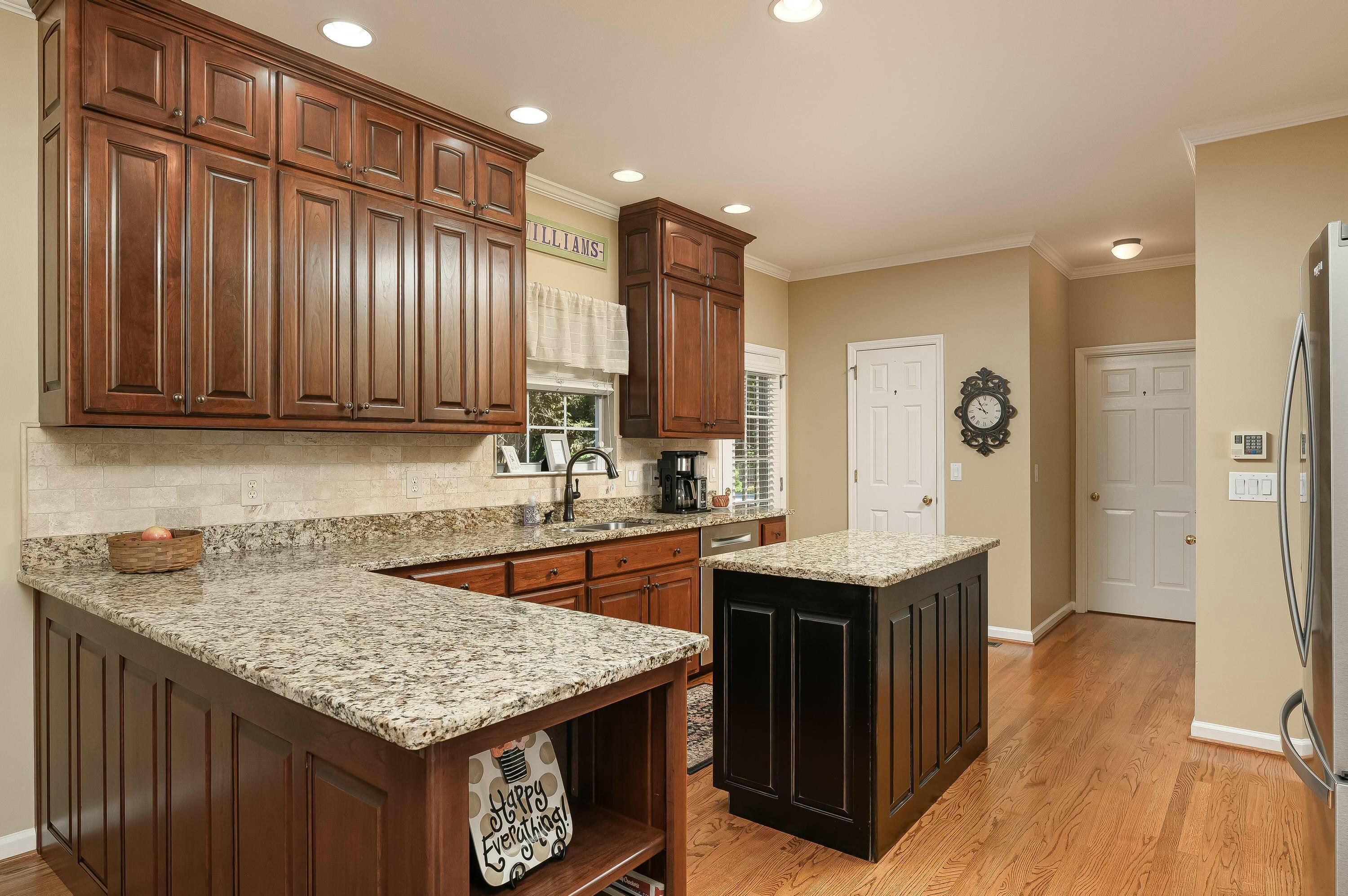 2124 College Park Lane