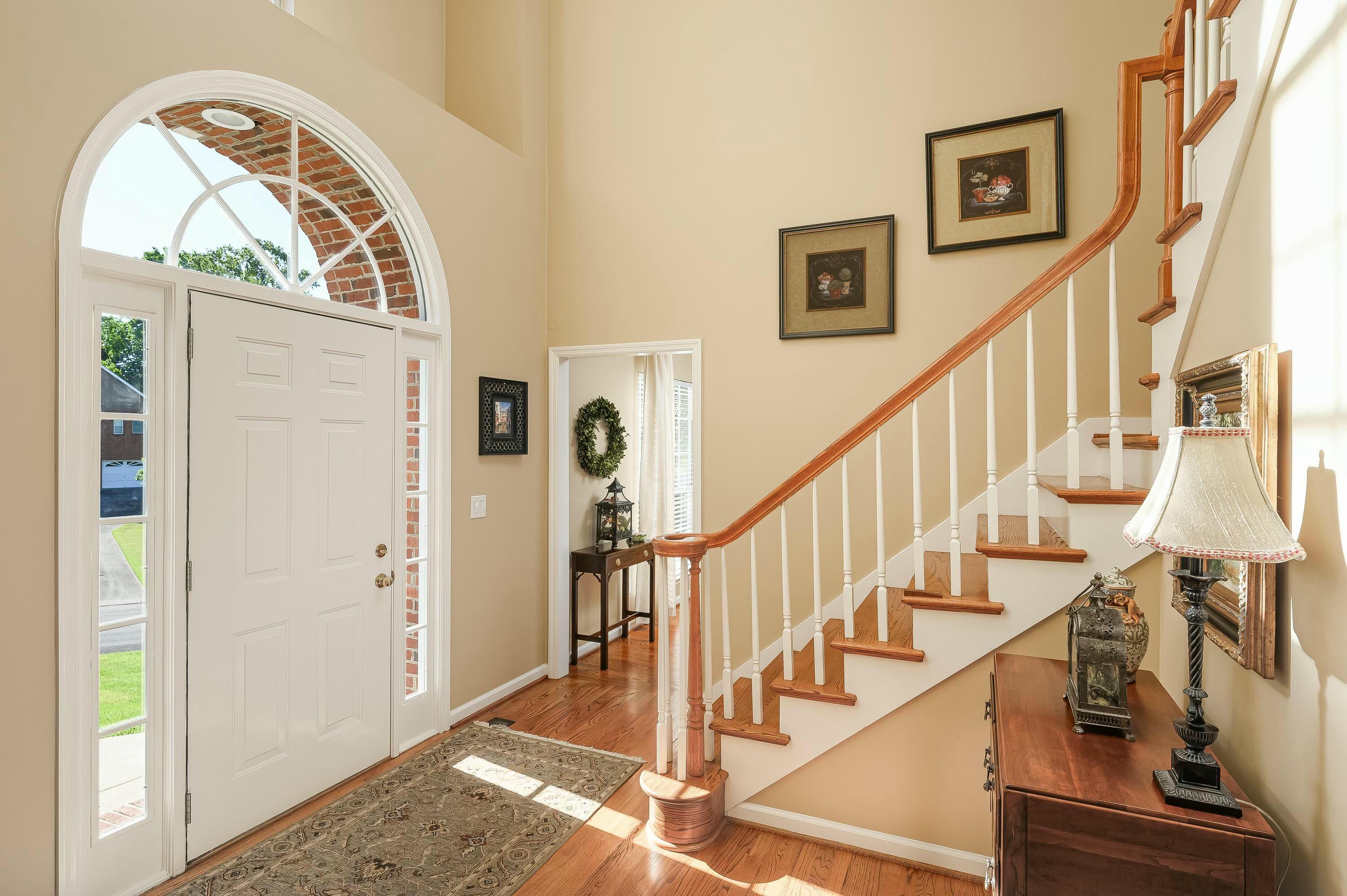 2124 College Park Lane