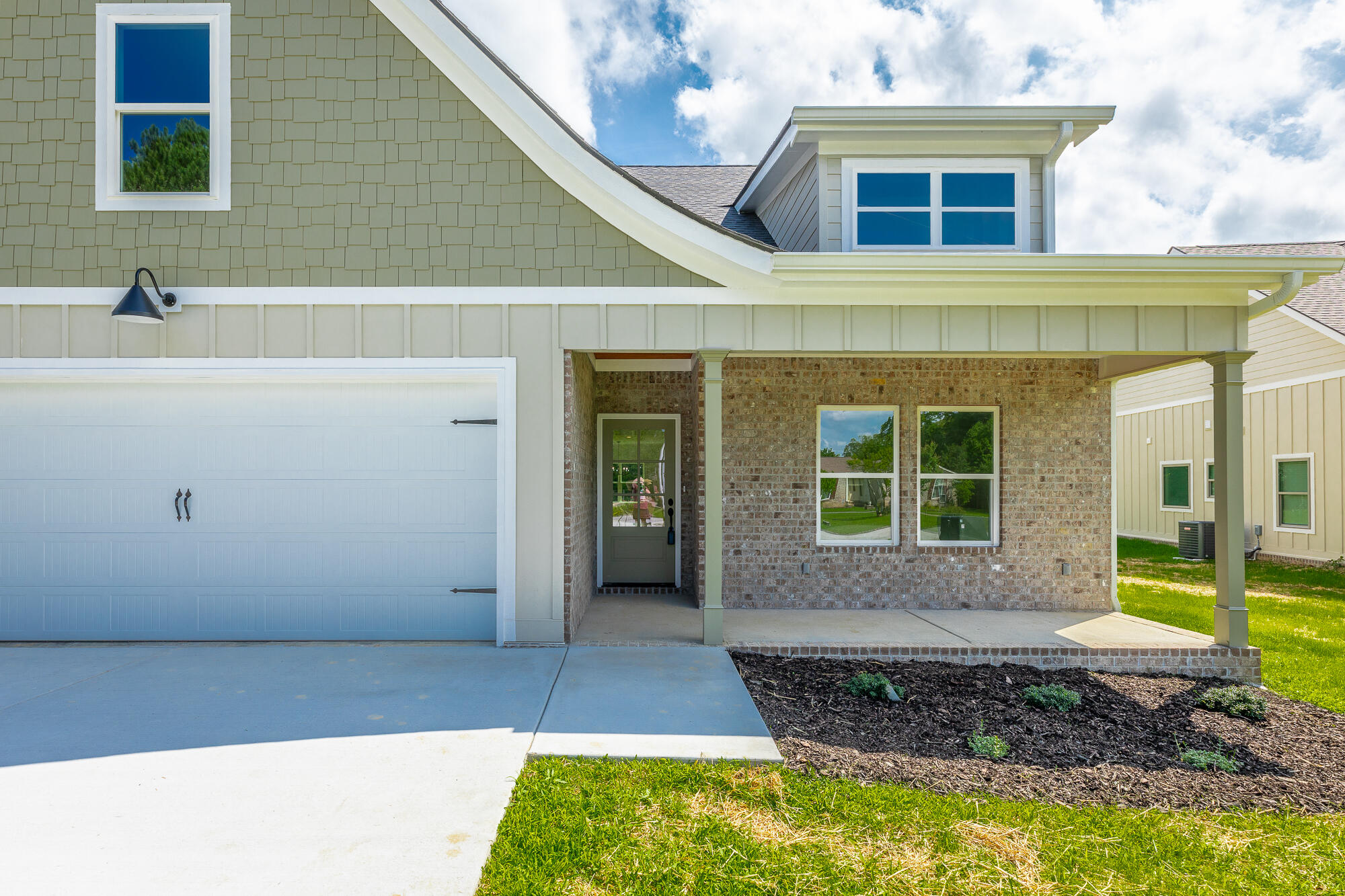 9532 N Valley Trail