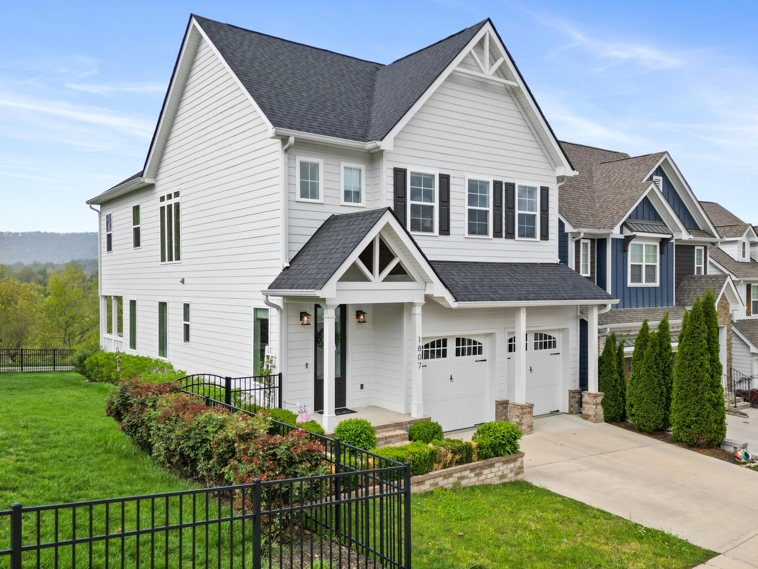 1807 Seven Pines Lane