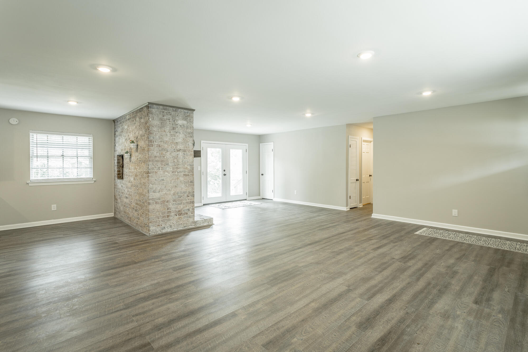 1403 Clearpoint Drive