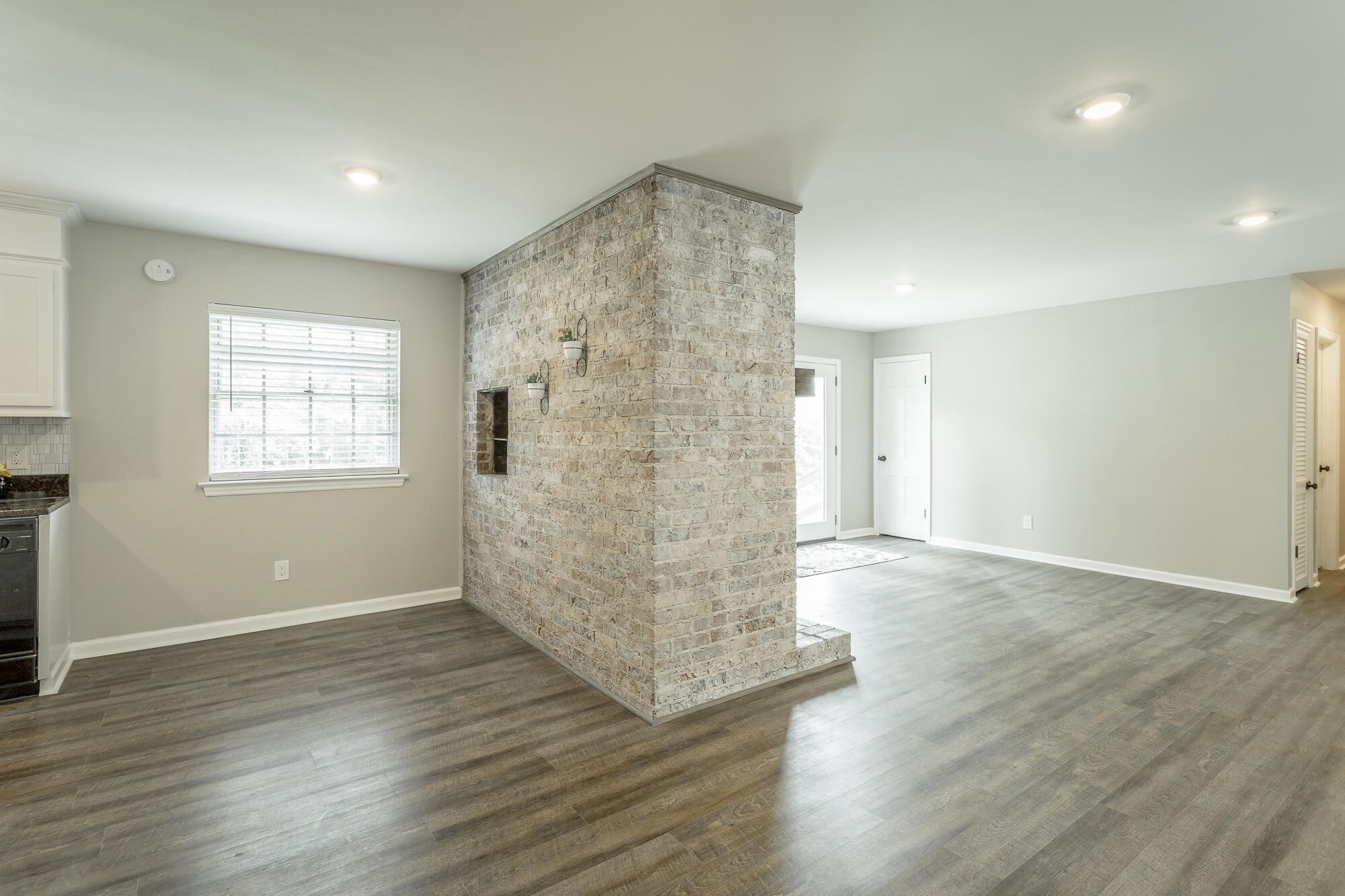 1403 Clearpoint Drive