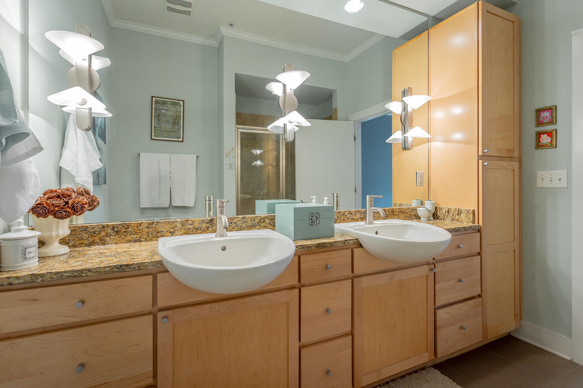 129 Walnut Street, Unit 314