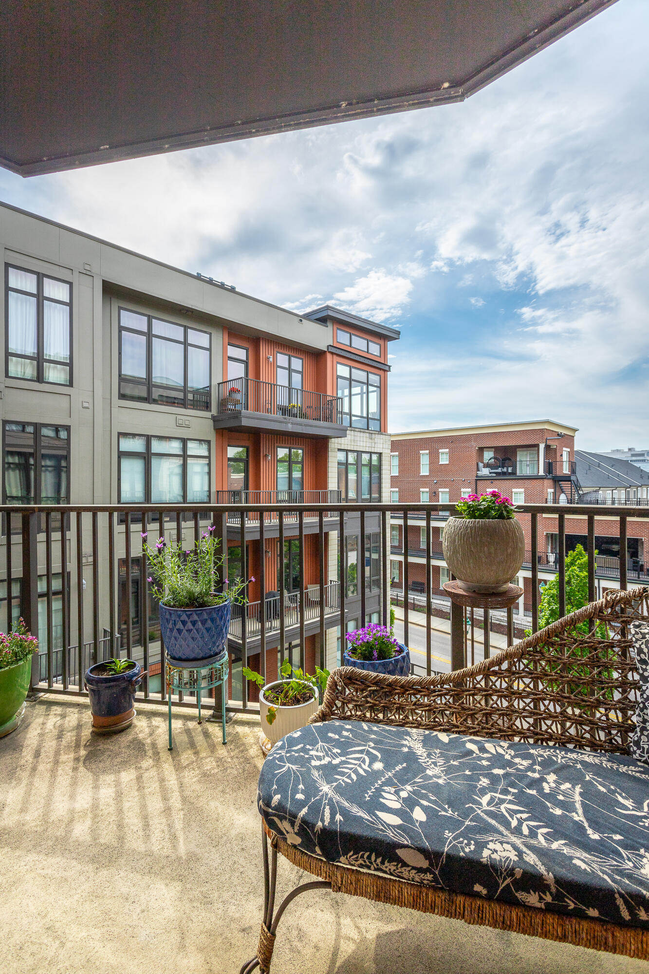 129 Walnut Street, Unit 314
