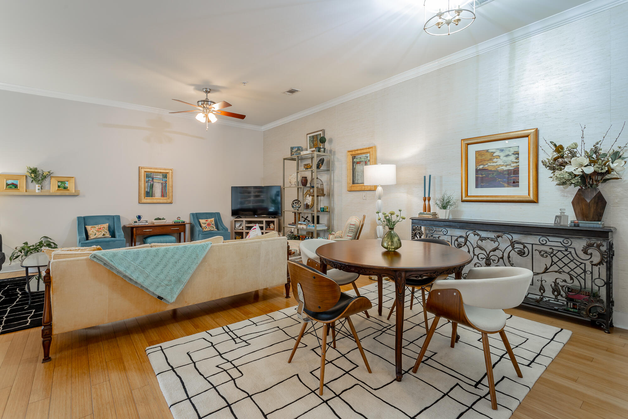 129 Walnut Street, Unit 314