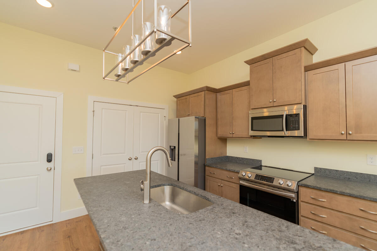 1445 Fagan Street, 312