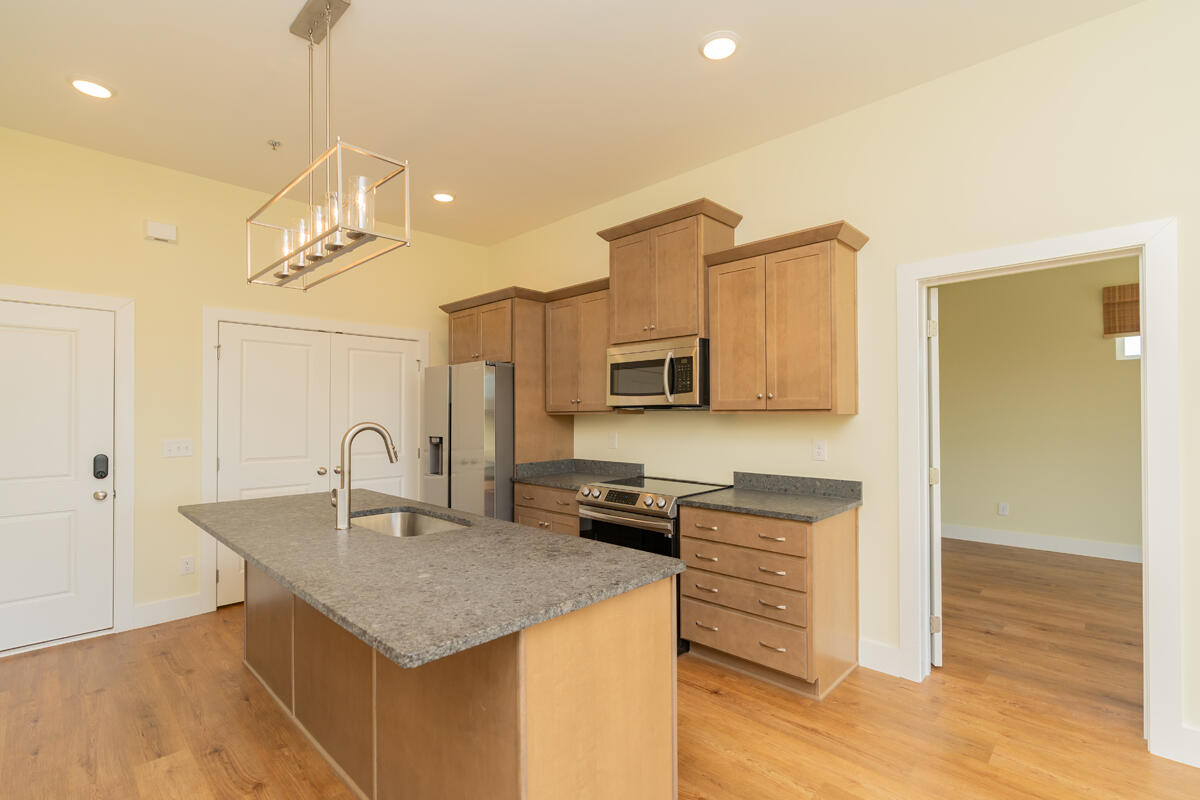 1445 Fagan Street, 312