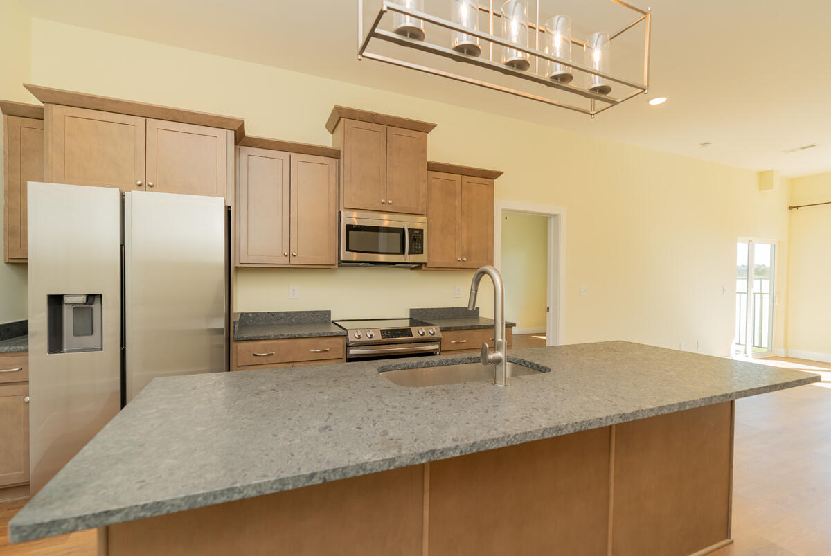 1445 Fagan Street, 312