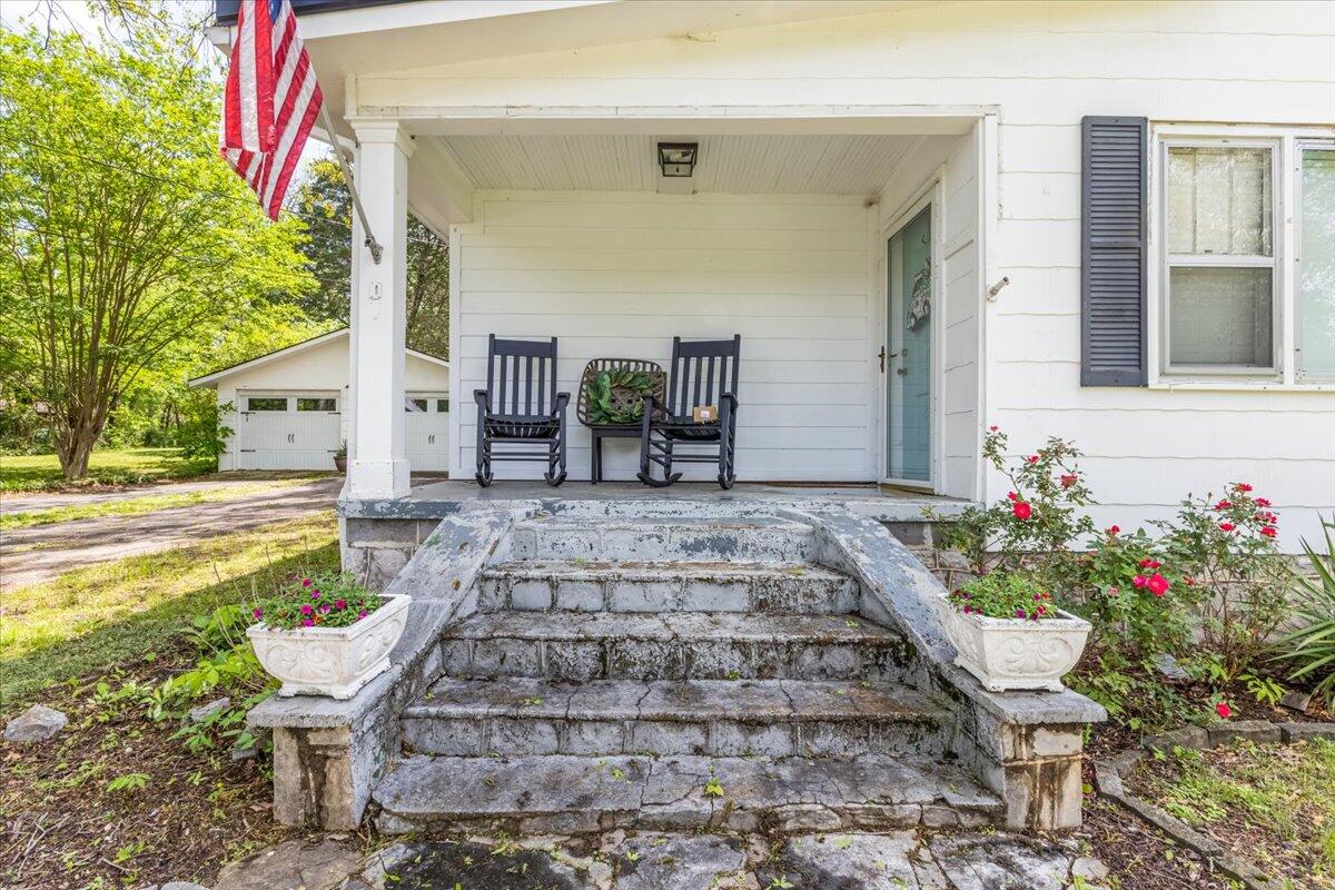 702 Cove Road