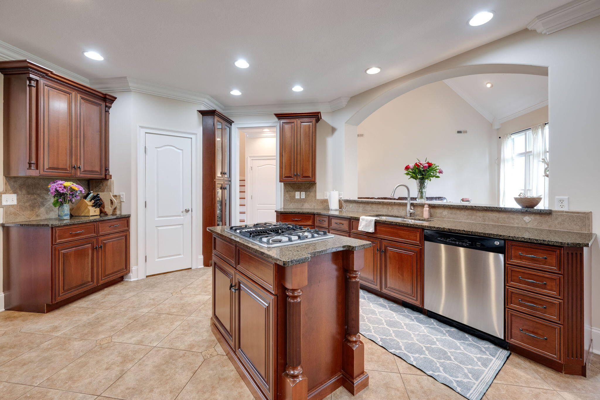 8076 Chinkapin Court