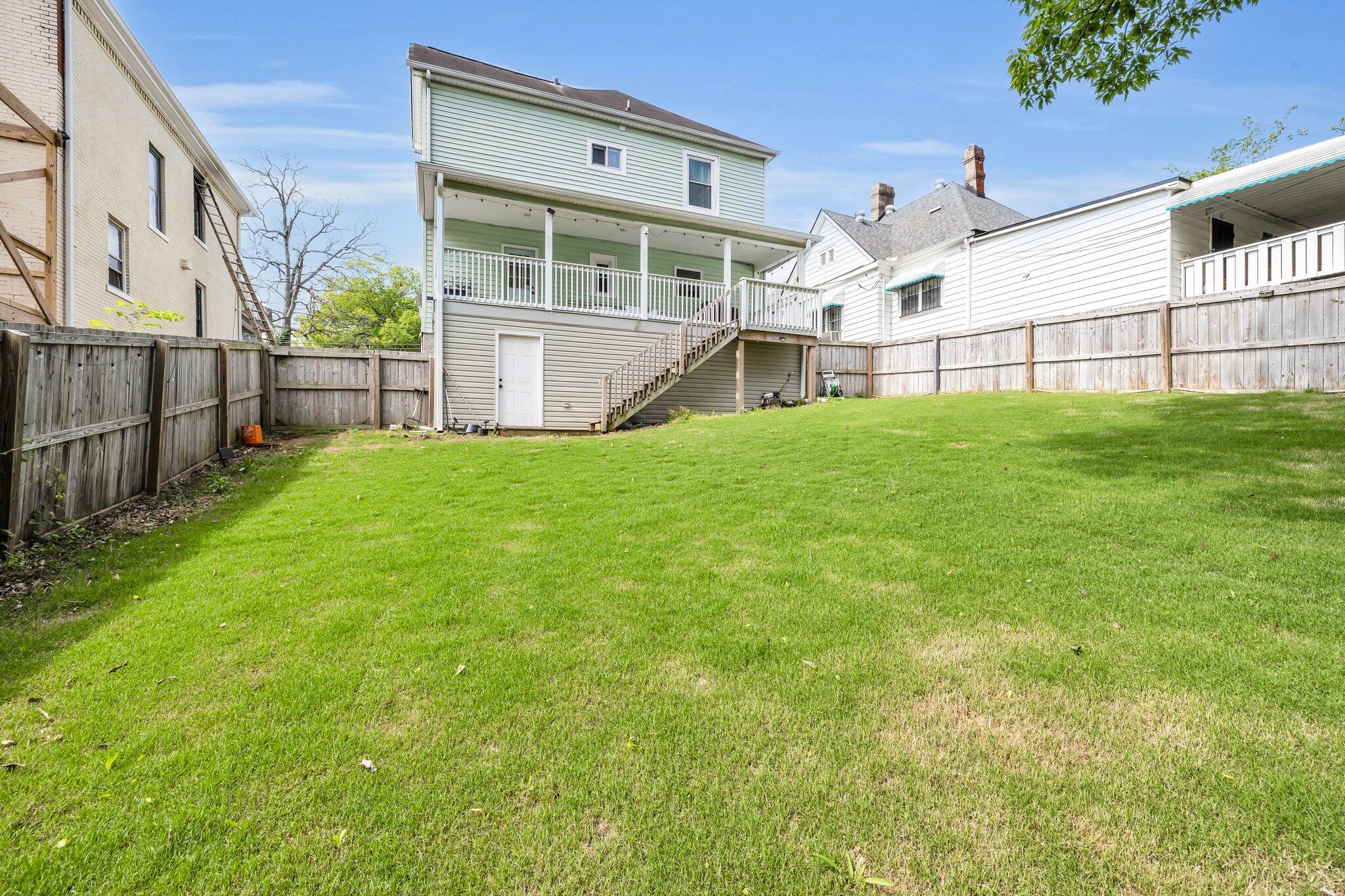 1913 Vine Street