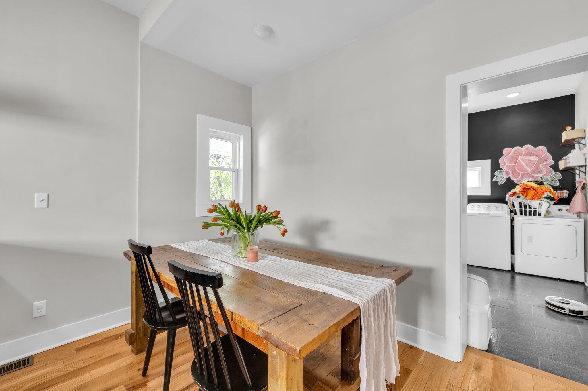 1913 Vine Street
