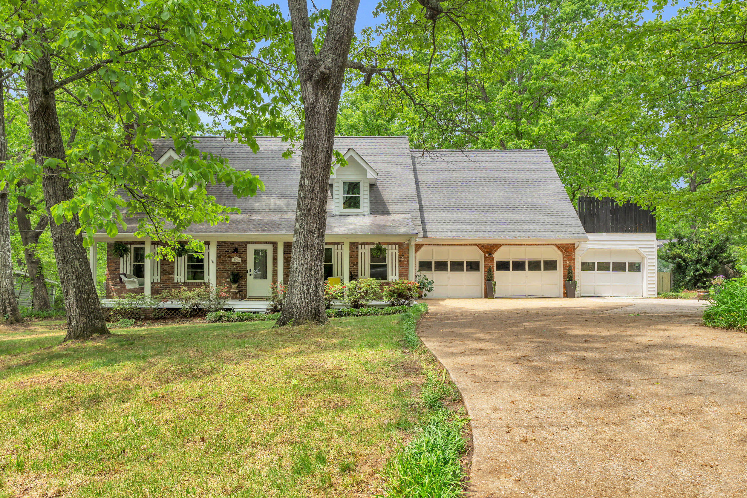 1807 Angel Lane