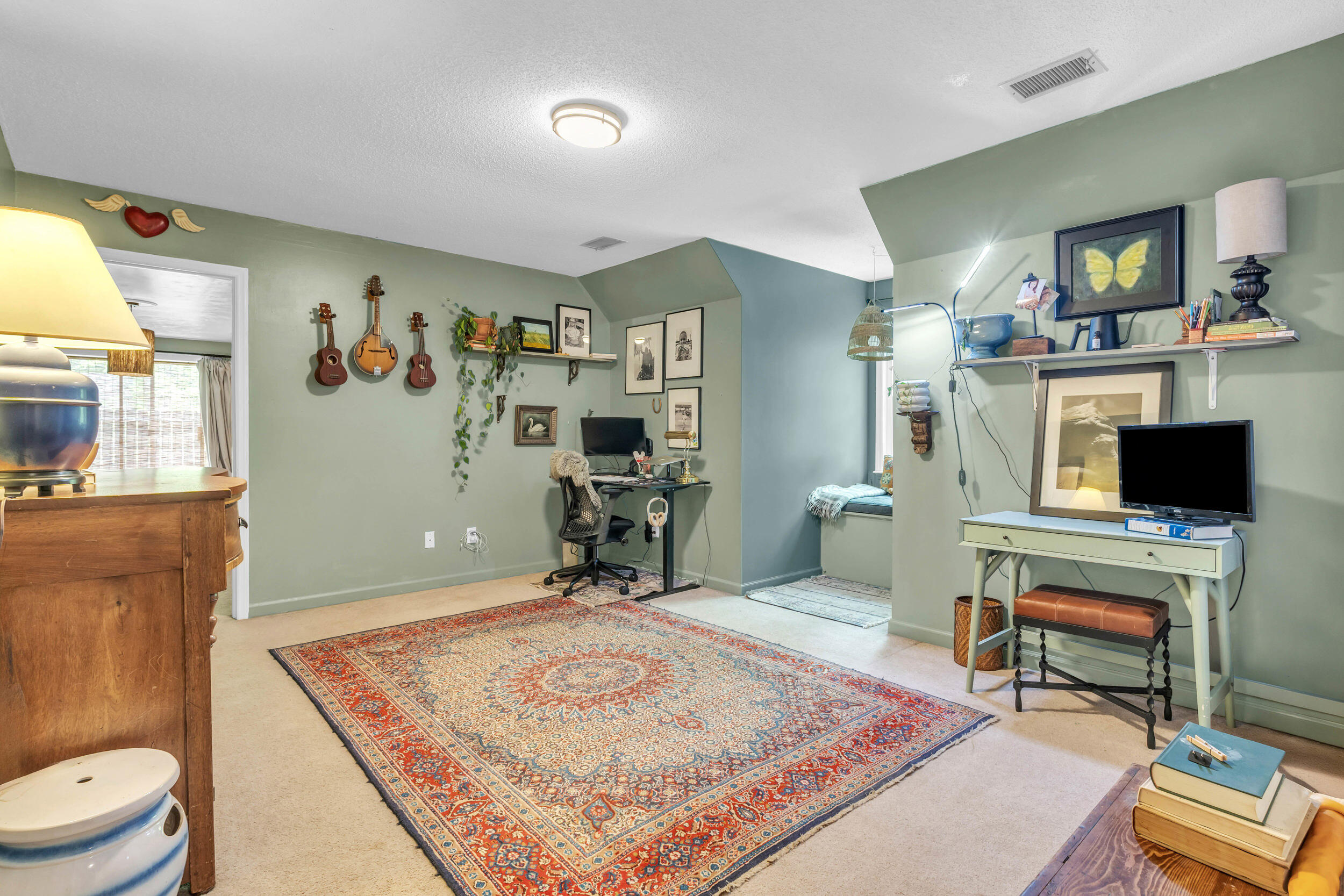 1807 Angel Lane