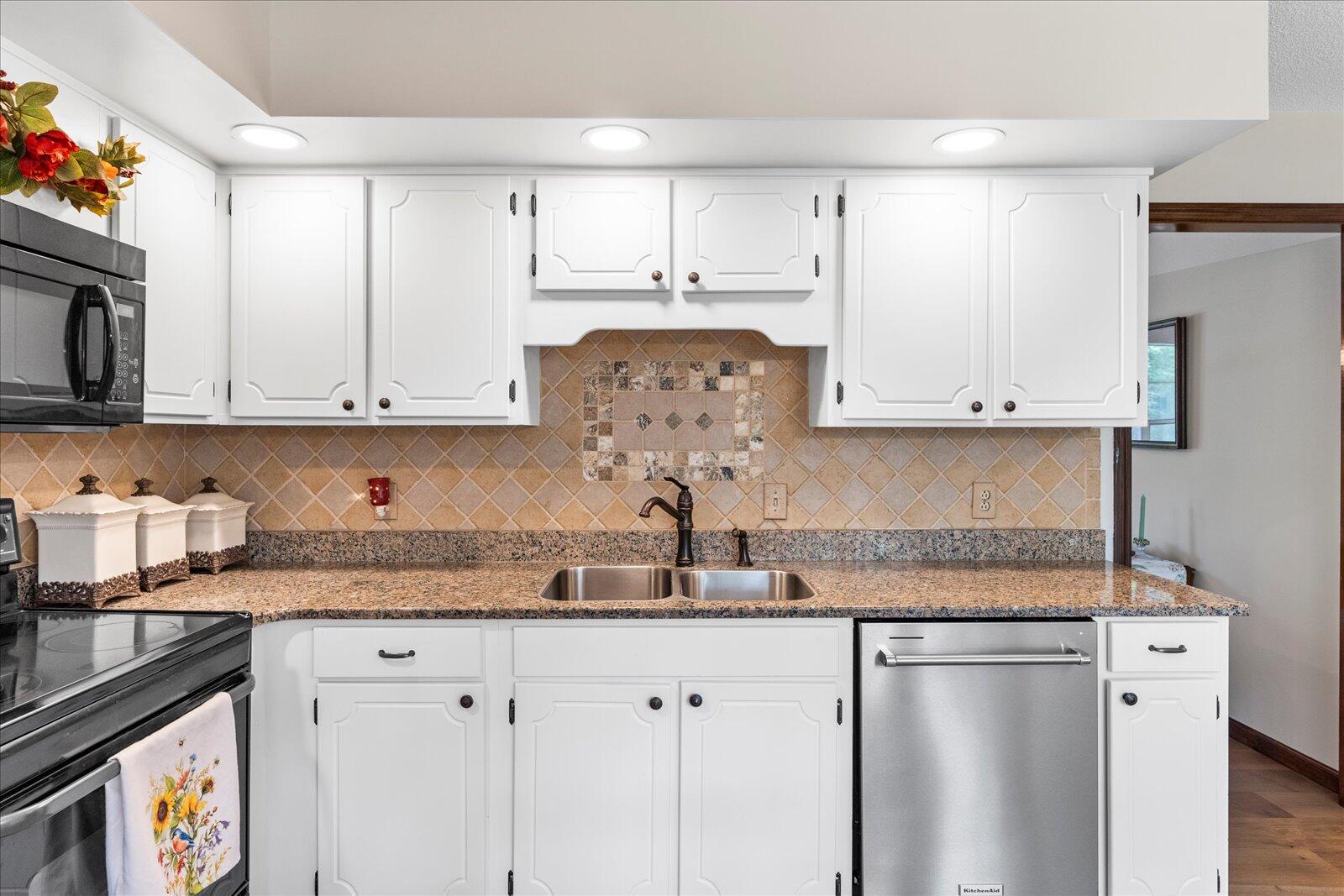 1800 Colonial Shores Drive