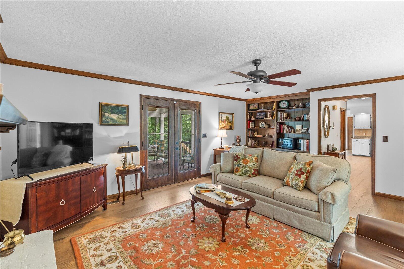 1800 Colonial Shores Drive