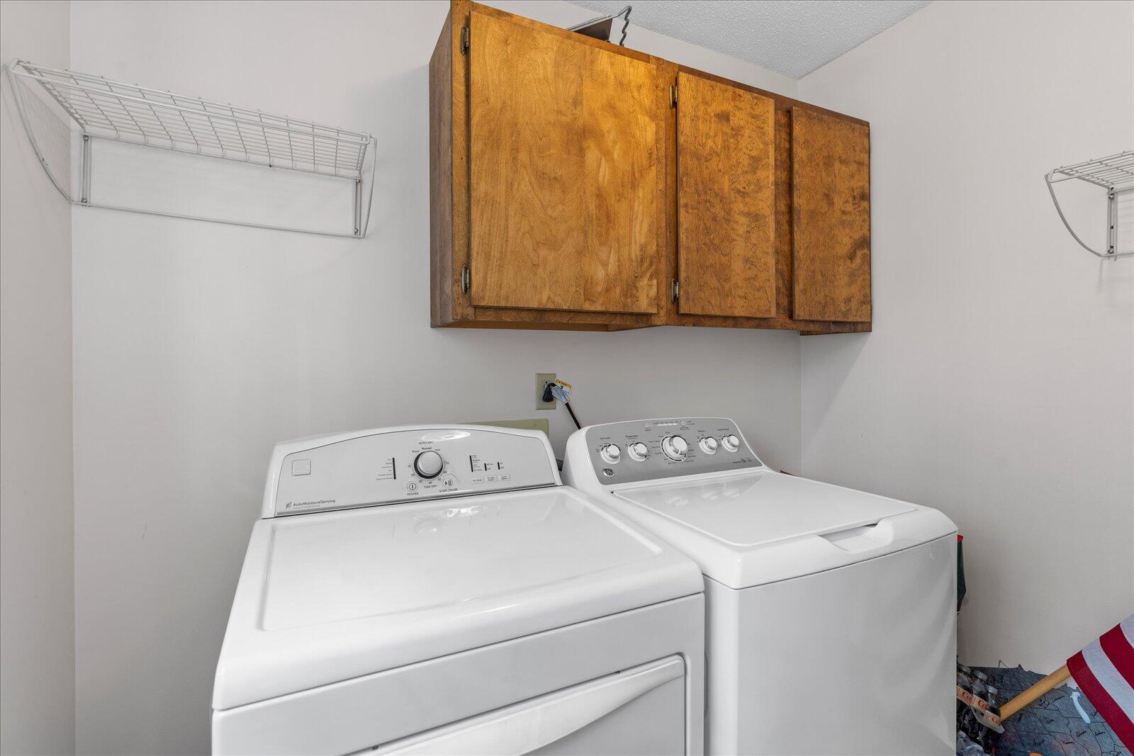 1800 Colonial Shores Drive