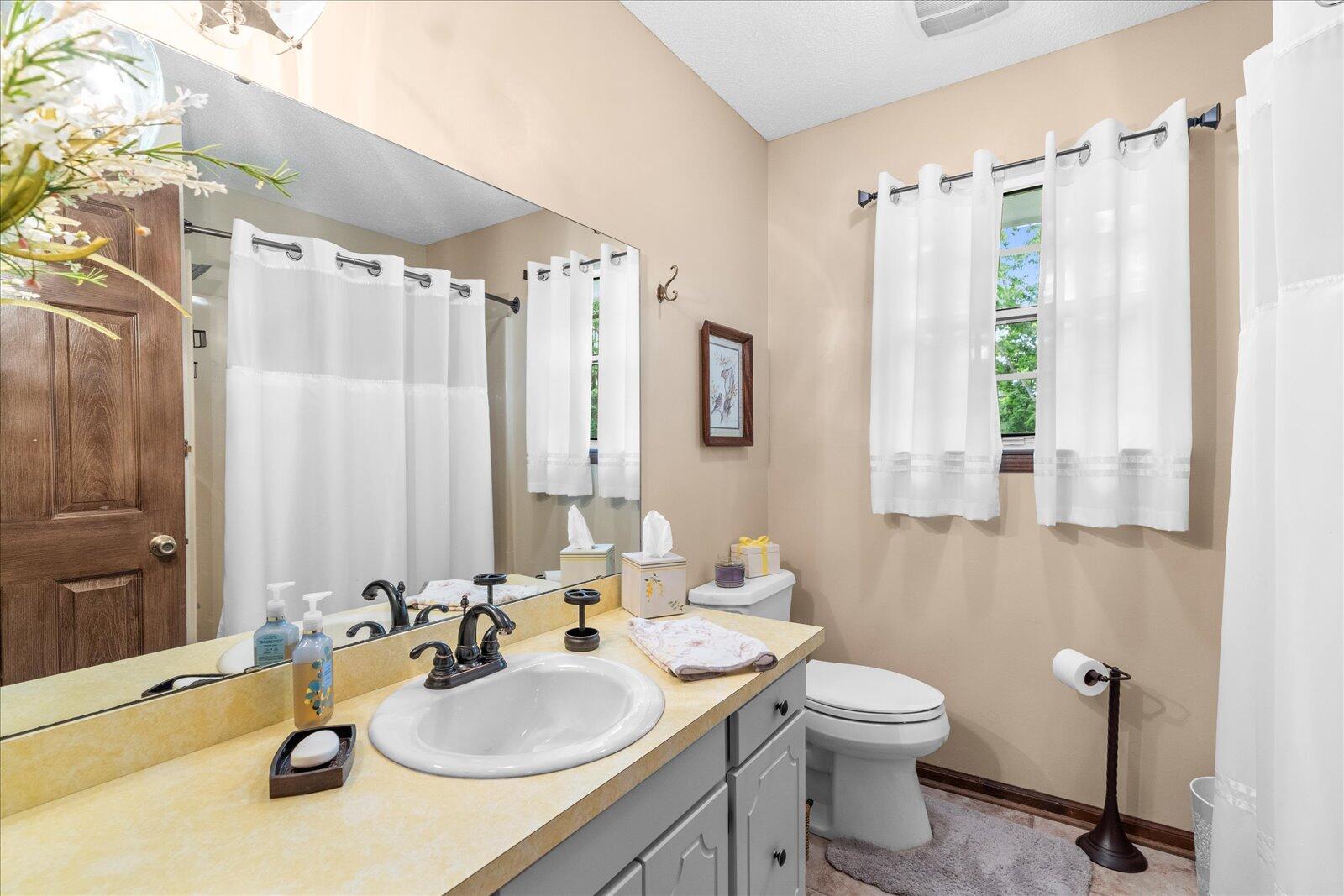 1800 Colonial Shores Drive