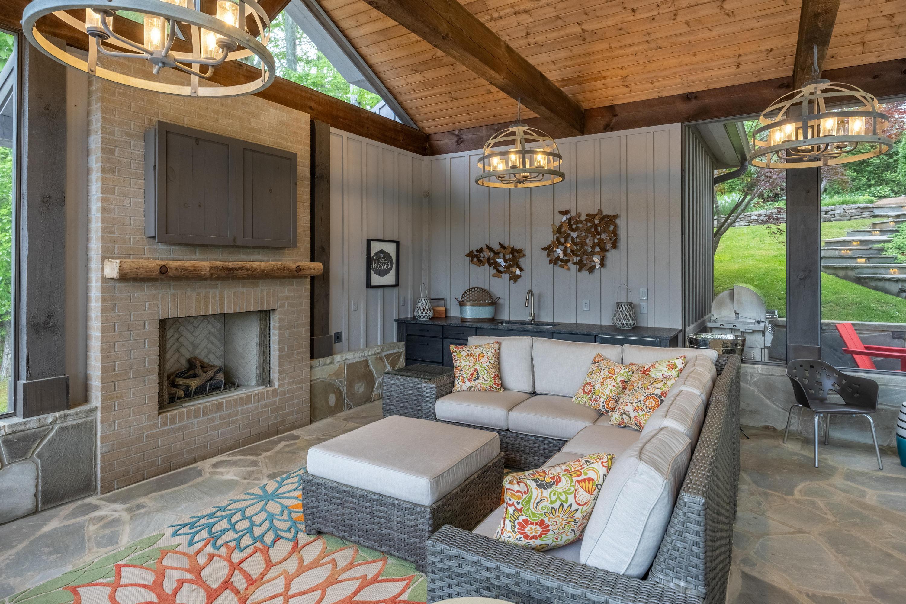 8110 Pierpoint Drive