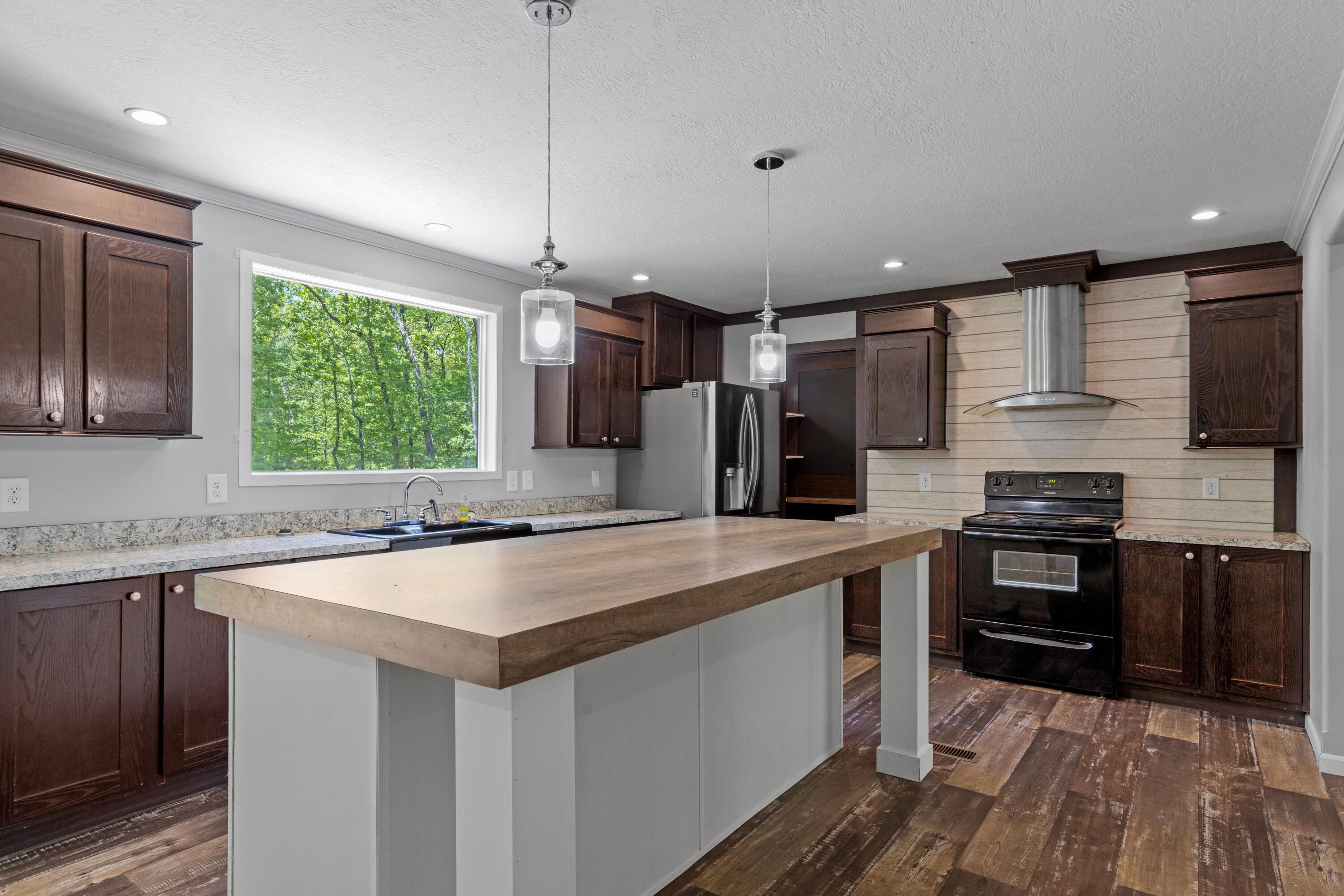 201 County Line Road