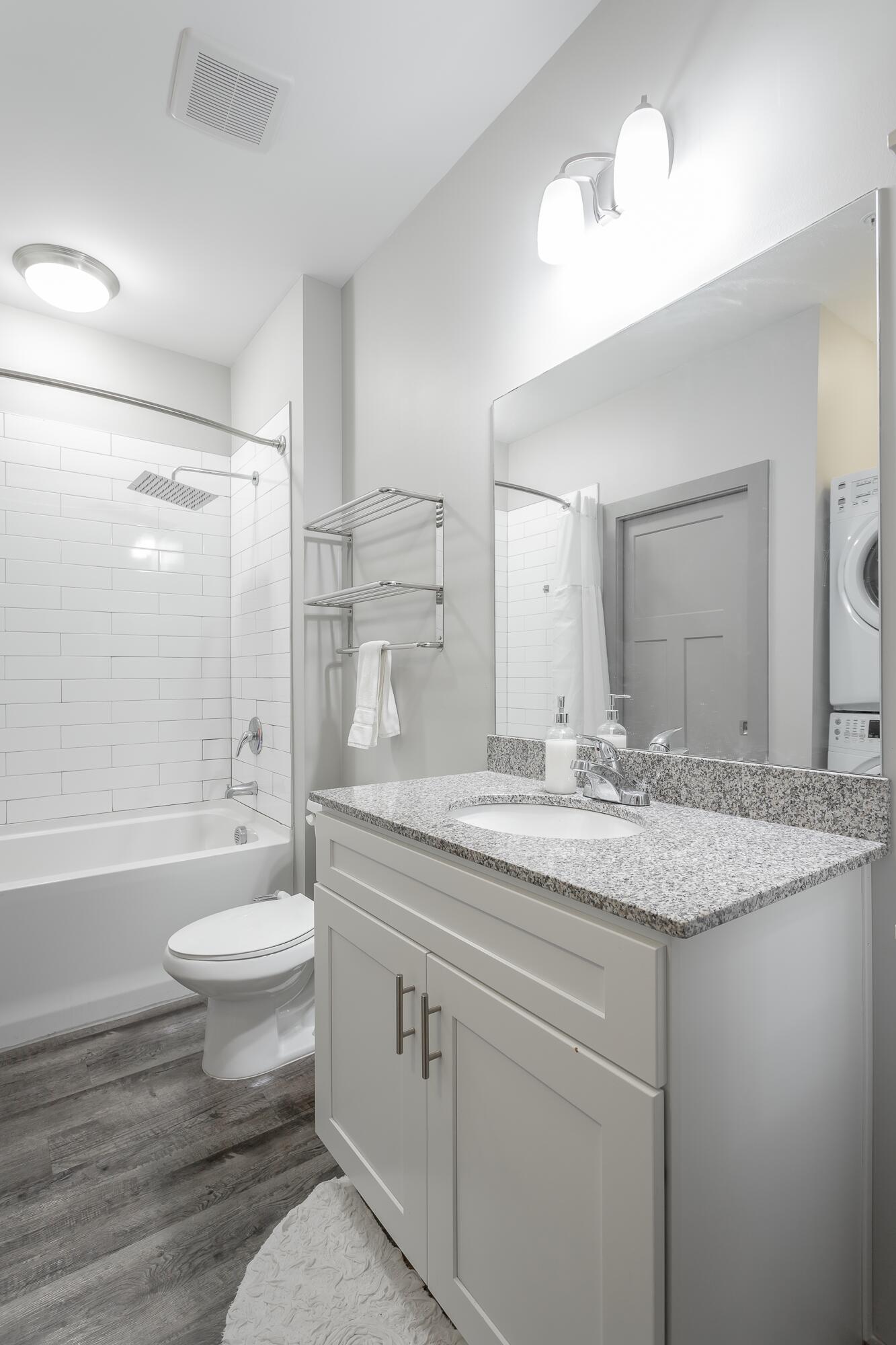 782 Riverfront Parkway, 216