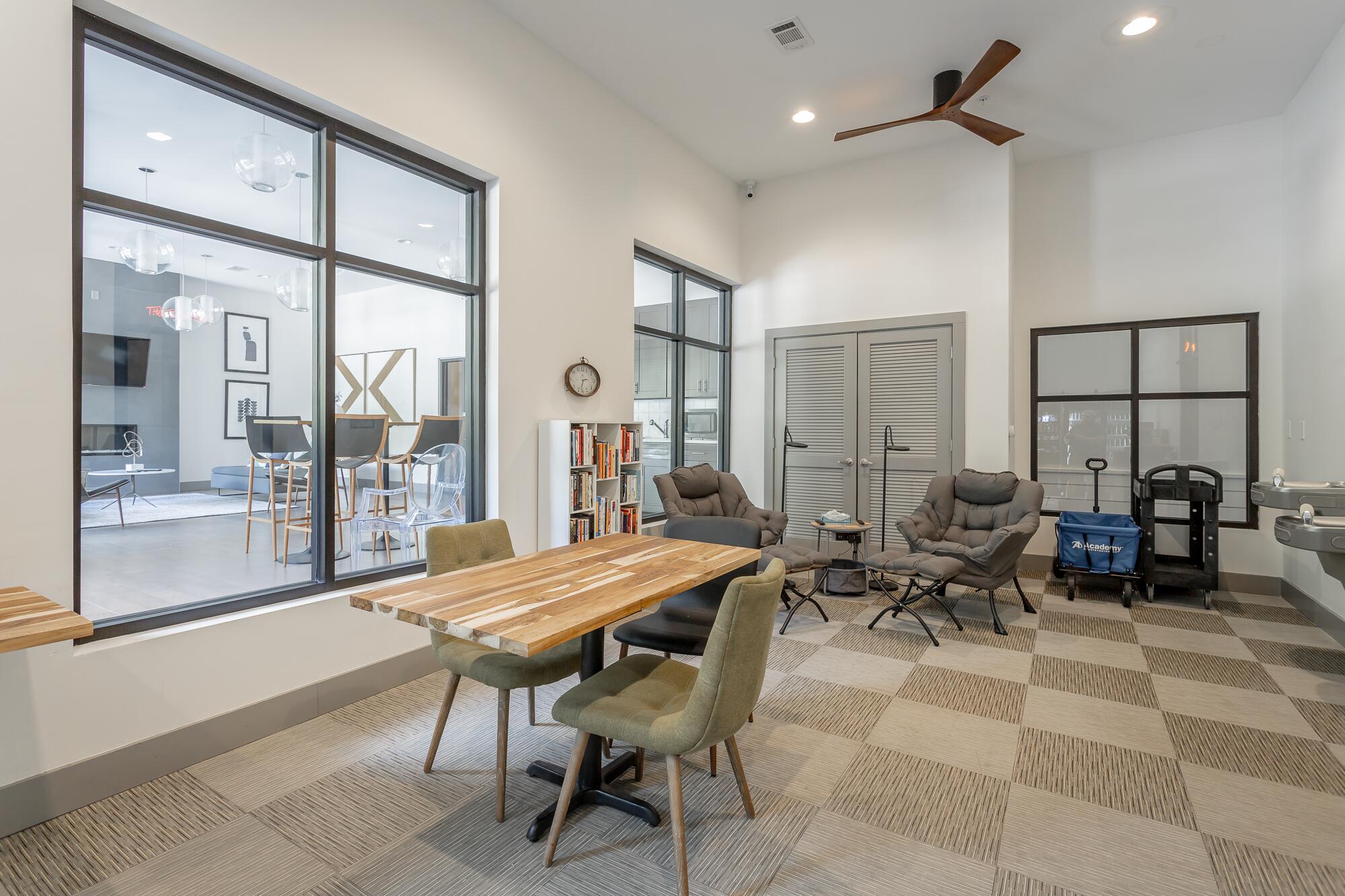 782 Riverfront Parkway, 216