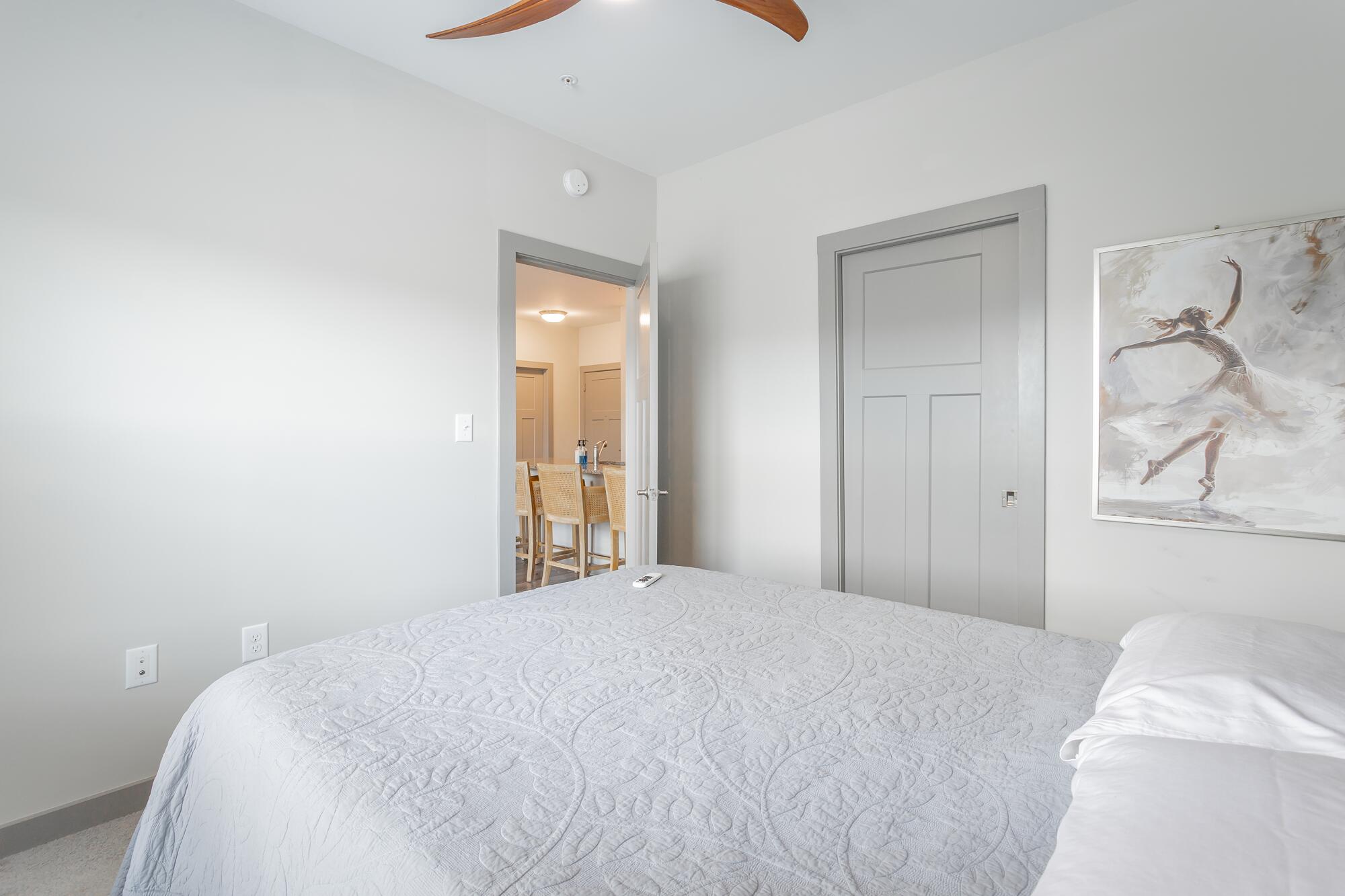 782 Riverfront Parkway, 216