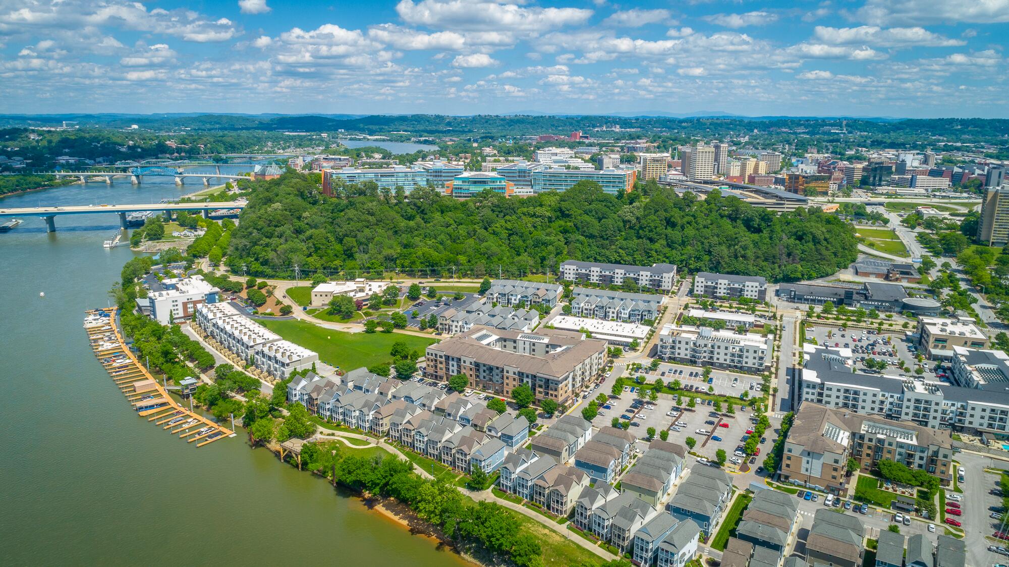 782 Riverfront Parkway, 216